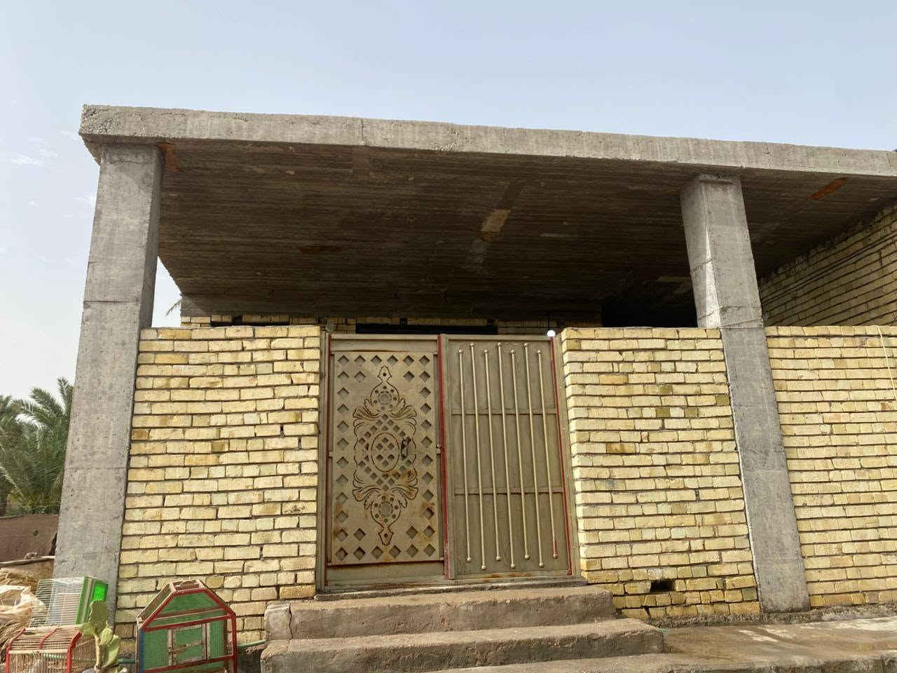 السلام عليكم دونم للبيع المكان محافظة كربلاء المقدسة الابراهيمية طريق حله كربلاء يبعد عن الشارع العام كيلو يتكون من بيت بناء حديث ٣٠٠متر بيت بداخل الدونم صاله واستقبال طول ١٢ متر واربع غرف صحبات داخليه خارجية وخمس غرف نوم بناء حديث السعر خاص
مكلف بالنشر


**إذا كنت صاحب هذا الإعلان وتريد حذفه لأي سبب، رجاءا أرسل رسالة إلى الدعم الفني**