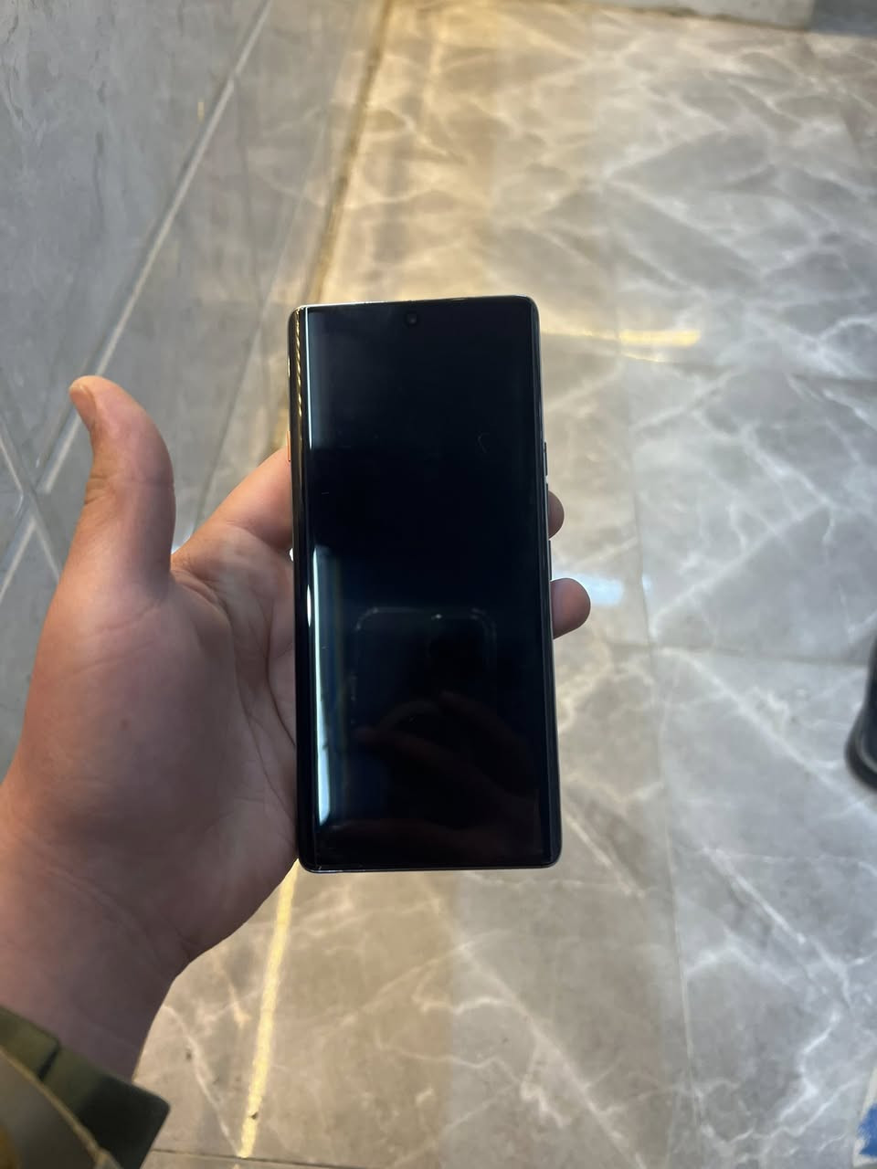 السلام عليكم كامون 40 برو فايف جي للبيع جهاز نضيف استخدام قليل سعر 310 وبي مجال قليل 
***********
