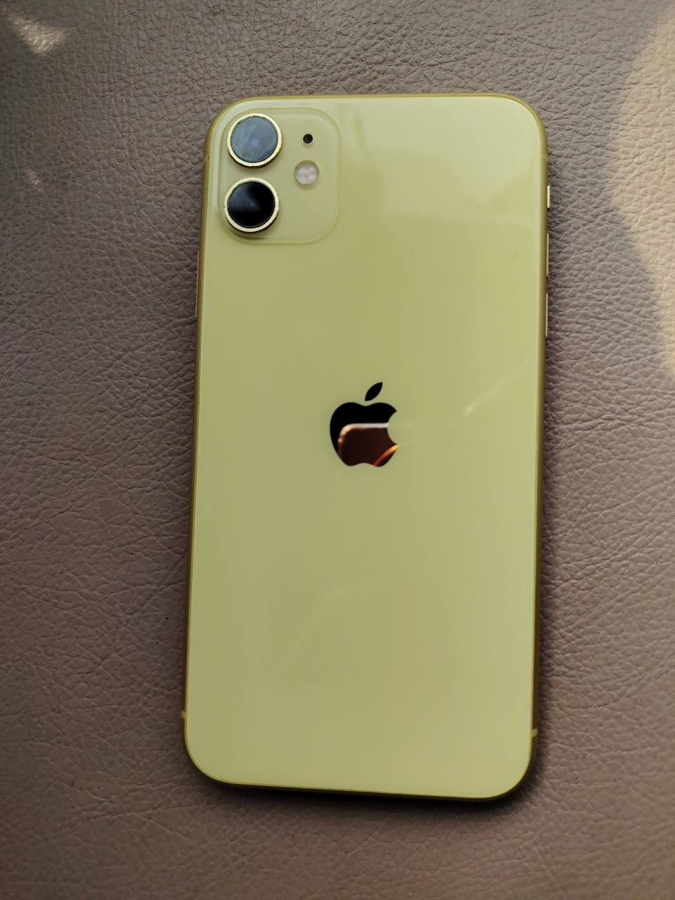 سلام عليكم 11عادي 
نضافه ميه من ميه 
الجهاز كلشي مابدل بي 
البطريه 69
الذكره 256
السعر خاص 
رقمي ***********
مكاني بغداد
