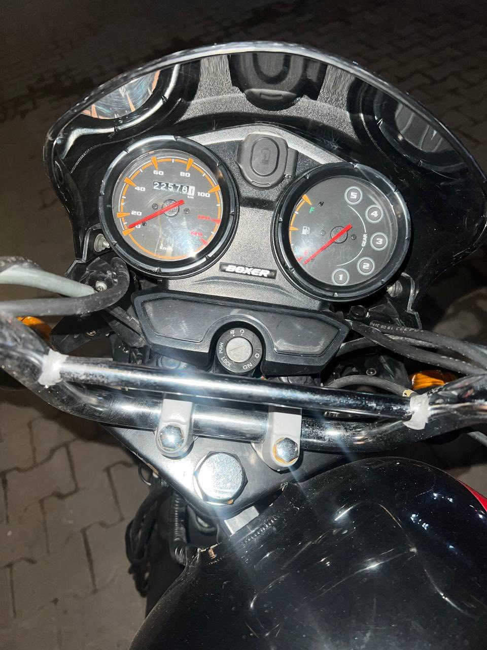 سلام عليكم دراجه بوكسر للبيع موديل 24 نازله بل 25 دراجه مرقم أربيل دراجه نضافه ميه بل ميه محرك مكفول كفاله عامه بيه شكم ملاحضه بسيطات كلش دراجه كلش نضيفه سعره 2400 وبيه مجال الشراي مكاني حي اور وهاذه رقمي ***********
