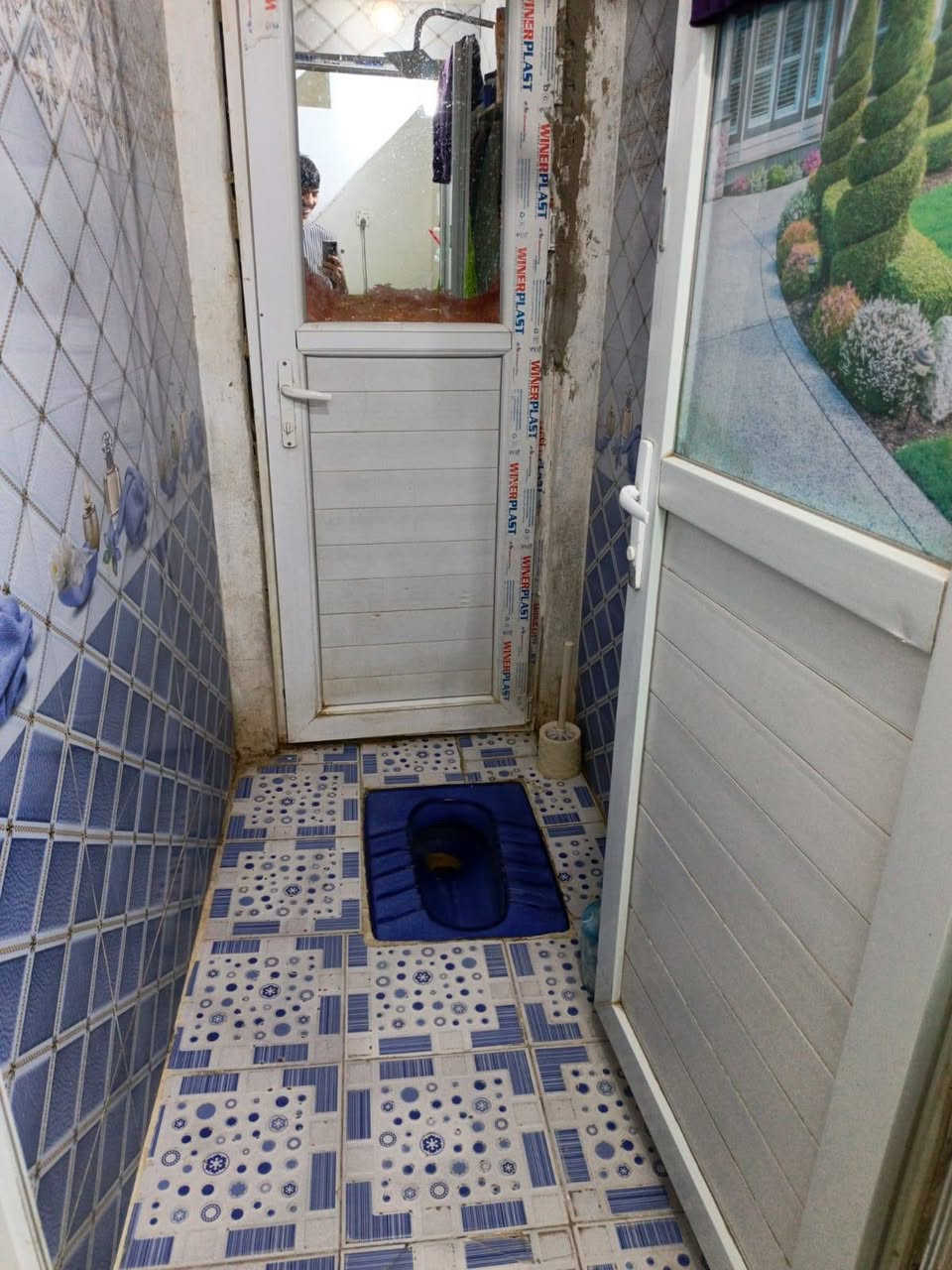 سلام عليكم بيت البيع مساحه 54 متر بحي شهداء شارع 8 بكفه تجاري موقع مميز بكفه مجمع سومر طابقين يحتوي بيت عل غرفتين مطبخ صاله ستقبال مجموعات صحيات سعر 65 بي مجال تصال او وتساب او خاص ***********
