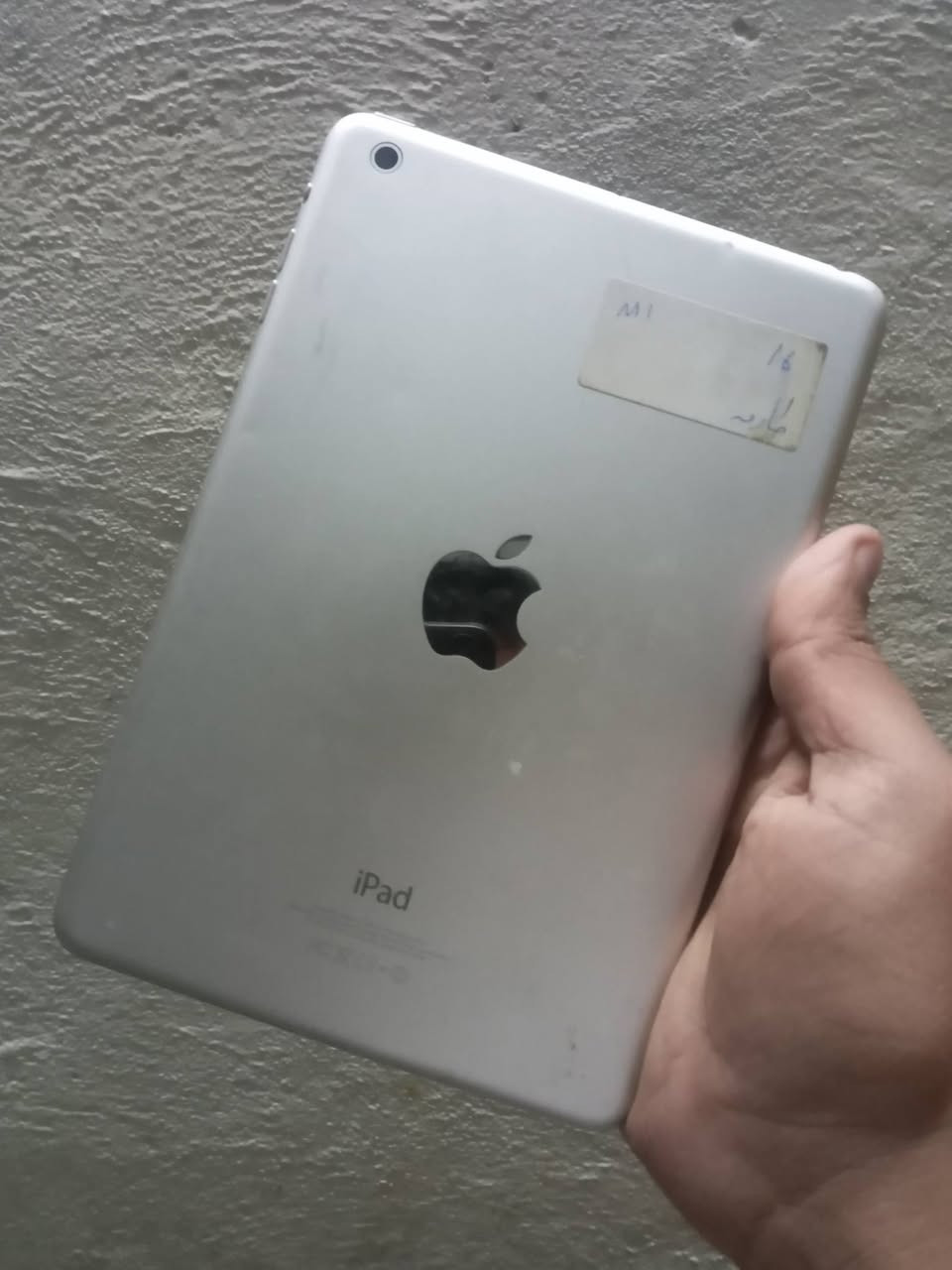 السلام عليكم  ايفون 7بلس يحتاج تبديل شاشه فقط وايباد مني 1 السعر ثنينهن ب100 وبيهن مجال  عنوان تاجي ابو عظام مراسله خاص او اتصال  ***********
