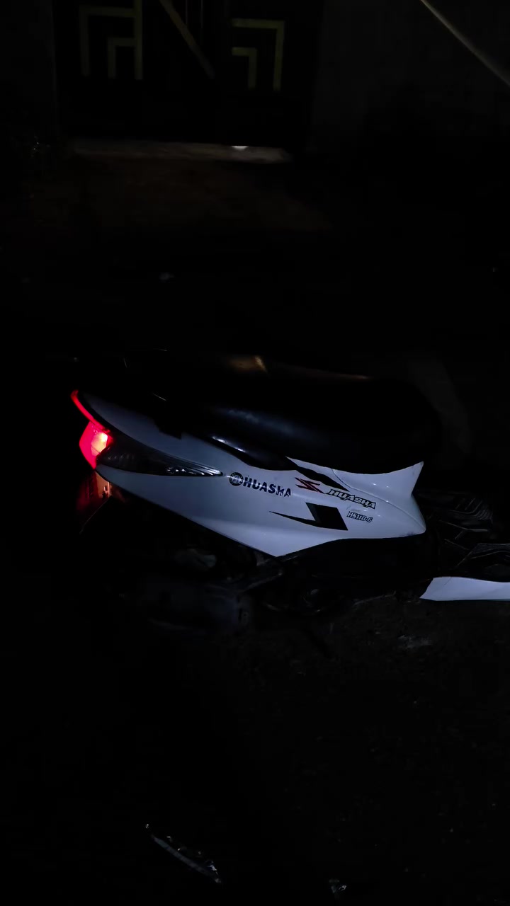 السلام عليكم عدة دراجة سجن الصيني للبيئة دراجة فول. مفتوحة مرة واحدة نجفته، سعر 350 وبيها مجال بس الدكمه مال  السلف ما يشتغل تواصل *********** فقط واتساب
