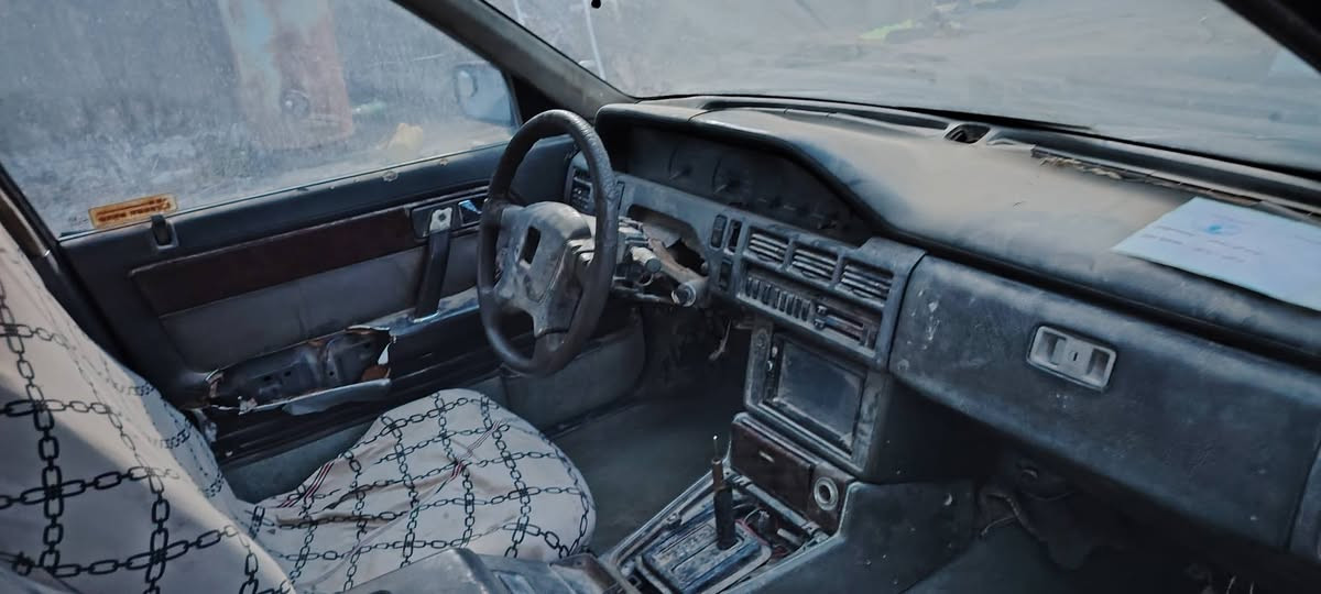 يوجد كيا بونتيشا ٩٦ شغاله كير ومحرك بحاله جيده رقمها فحص اسود ابعه علي وضعها***********
