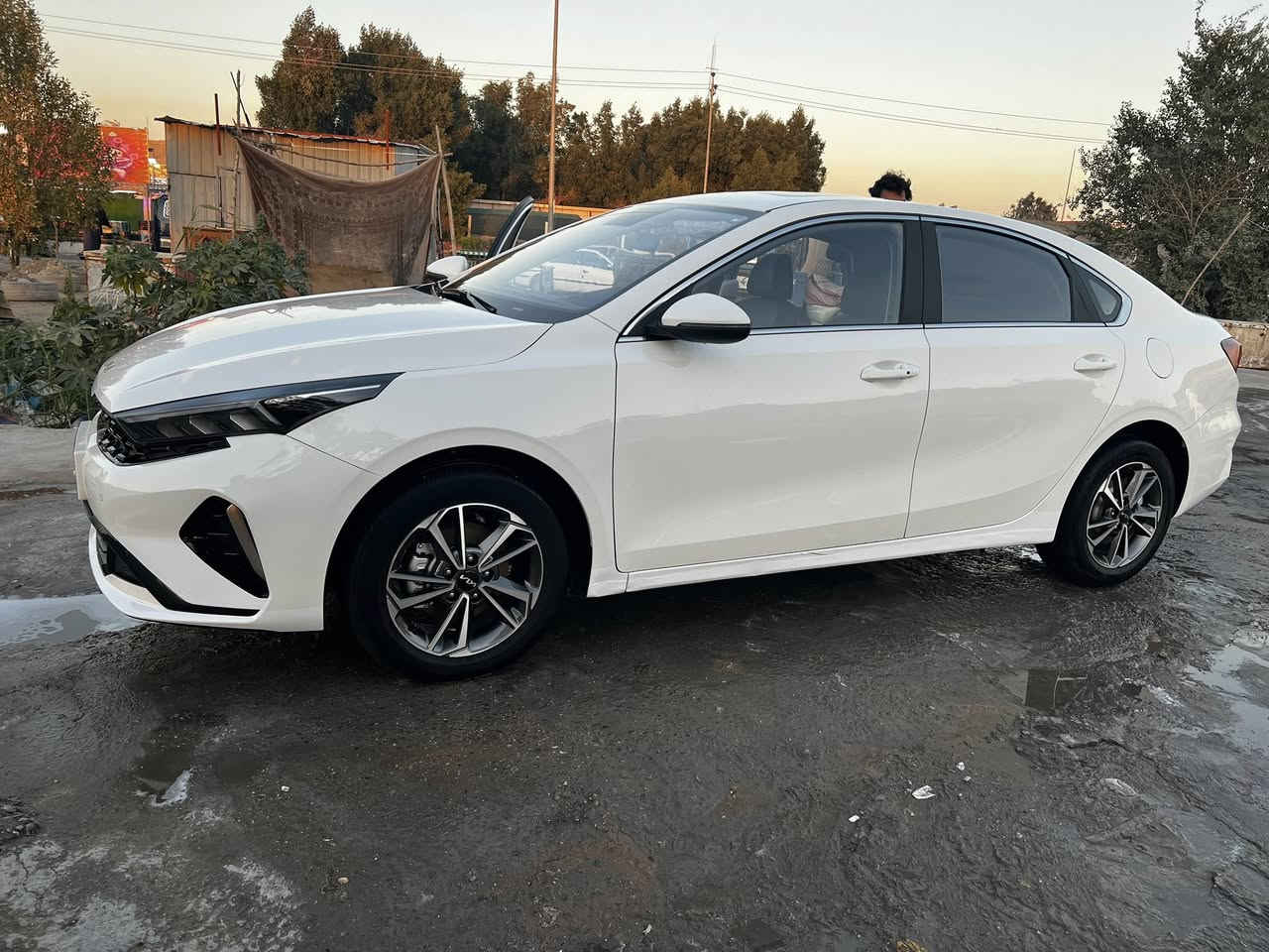 سلام عليكم
سيارة K3 موديل 2024 موصفات فول 
ماشية 14 ألف السيارة مكفولة 
باسم الشركة
السعر 145$ وبيها مجال
للاستفسار الاتصال على الرقم ***********
