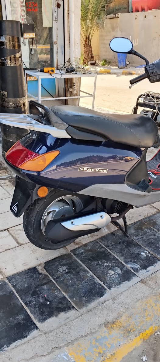 سلام عليكم ورحمه الله وبركاته
دراجة سبيسي للبيع ماليزي الدراجة خير من الله موديل 2019 مكينه ناعمة  كهربائيات كلها شغاله محركة نظيف وما بيه اي نقص العنوان واسط قظاء النعمانية قرب اسواق اولاد مسلم    رقم الهاتف  ***********
السعر 450
