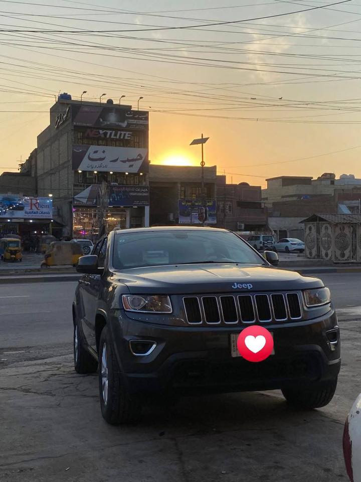 جيب - TRAILHAWK لون فيلي او رصاصي غير محدد 
‌‎ موديل: 2014
‌‎اللوحة: بغداد تحويل مباشر 
آلفئة: TRAILHAWK 4X4
—————————
دفع رباعي 4×4 مفصول
5 وضعيات قيادة
وضعية اسبورت 
گير طيارة
بصمة
مقاعد مخمل جديد ونظيف جداً
مقعد السائق كهربائية 
نضام خرائط  GPS
حساسات خلفية
كاميرا خلفية 
دمام خلفي 
كير عادي خلف الستيرن ( شفتات )
كشنات ترايل هوك
باتري جديد فيت بمب جديد صدر جديد 
داخل صاج خشب اسود 
ستيرن كهرباء يرتفع وينزل 
وباقي مواصفات ترايل هوك معروفه صدر جديد تايرات جديد دهن اصلي وبانزين محسن عليها بولش وتكحيلات 
السيارة كلش نظيفة محركها وكيرها وغراضها
 6 سلندر مكينة جديدة بدلت الها ماشية 11 الف من گصة ضمان تراي للبصرة انطيك ضمان سنة كاملة بالمكينة لان بيدي گصيتها  
السياره أمريكي حادث خلفي عكس السائق صور الحادث بالمنشور 
السياره بيها جاملغ امامي شخط ونرش بالعراق كلير
اريدها ب183 وبيها مجال  ترهم مراوس مع جارجر 
للاستفسار  
 *********** اتصال فقط 
*********** واتساب فقط
