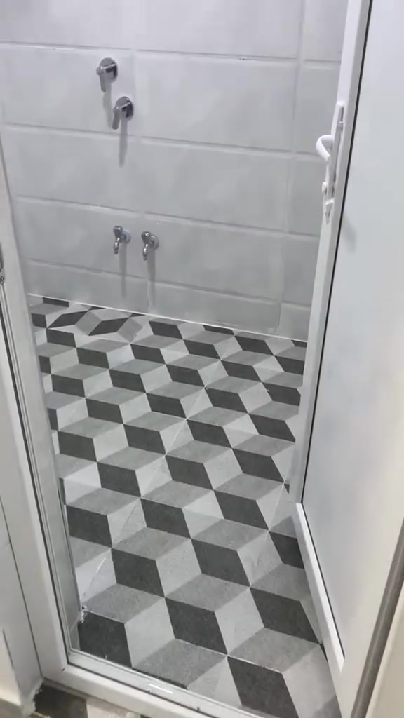 خلفة سيراميك شغل درجه اولى
متفرغ حاليا ***********
