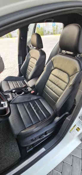 السلام عليكم 
كولف gti 2016 فول مواصفات
فتحه 
بصمه تشغيل وبصمه ابواب
نضام صوت فايندر 
تبريد منفصل 
كشنات جلد وكهرباء كلش نضيفات
محرك ٢٠٠٠ بلادي لاتزويد ولا اي اضافات علية ستوك وماملعوب بي 
كير ٦ نمر dsg
شاشة تدعم كار بلي واندرويد اوتو
كامرة خلفيه قلاب
لايت لد وداينكم متحرك ومخلي علية اضافه لد نهاري متغير 
حساسات ٣٦٠ اوتو بارك
حادث امريكا فقط دعاميه  
وهنا بيها شخط جاملغ خلفي ايمه على كد الكنر صبغته وبنيد بي صبغ 
سيارة جاهزة من كل النواحي مابيها اي نقص 
السعر ١٤٥ وبي مجال استفسار اتصال *********** او مراسله خاص
