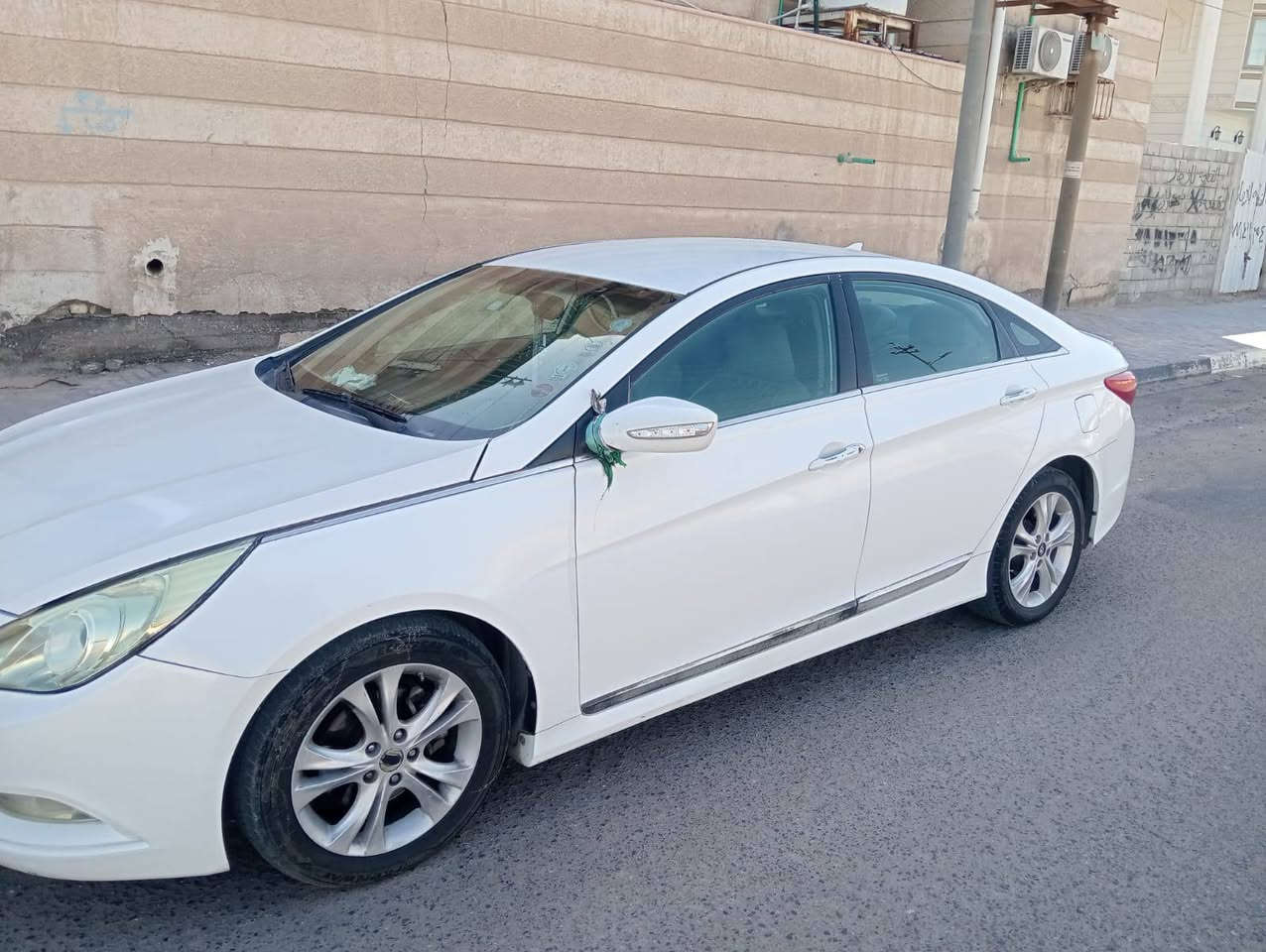 سوناتا موديل 14 وارد امريكي بيها رشت صبغ الجاملق الجيها اليمنا وربع الباب والباقي كفالة السيارة جاهزة كير محرك حداده تخم تاير تبريد بيع ومراوس كيا اوبتيما أي شي عندك تفضل خاص واتساب ***********. *********** مكان البصرة نظران البصرة, العراق
