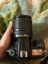 نيكون D7000 • عدسة 18-140 • شاحن وبطارية