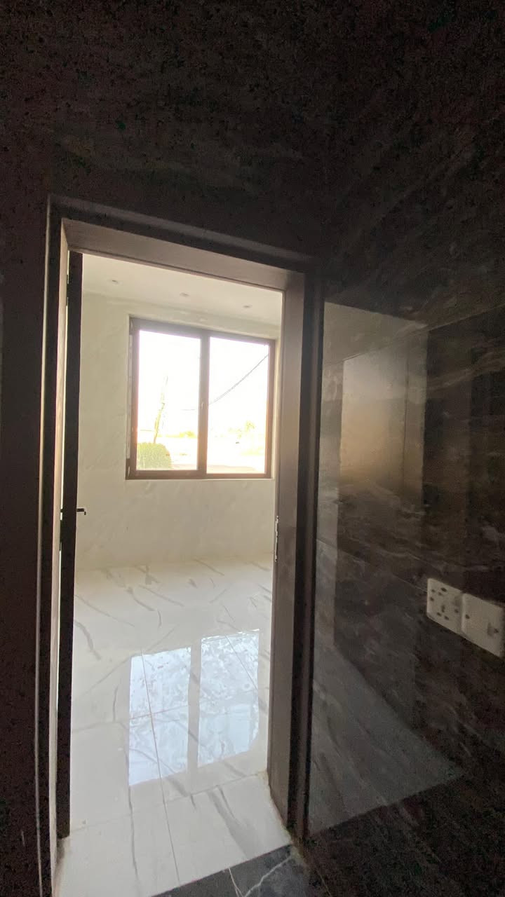 🏢 شقة للإيجار – المنصور / حي دراغ (العناب)
🔹 مناسبة للعوائل، الطالبات، والموظفات
🔹 تحتوي على: ✅ 3 غرف نوم
✅ صالة
✅ مطبخ
✅ حمام
📍 موقع مميز وهادئ
📞 للاستفسار والاتصال: *********** 
مكتب أمير علي للعقار – المنصور / حي دراغ
#للإيجار #شقة_للإيجار #المنصور #حي_دراغ #العناب #مكتب_أمير_علي_للعقار
