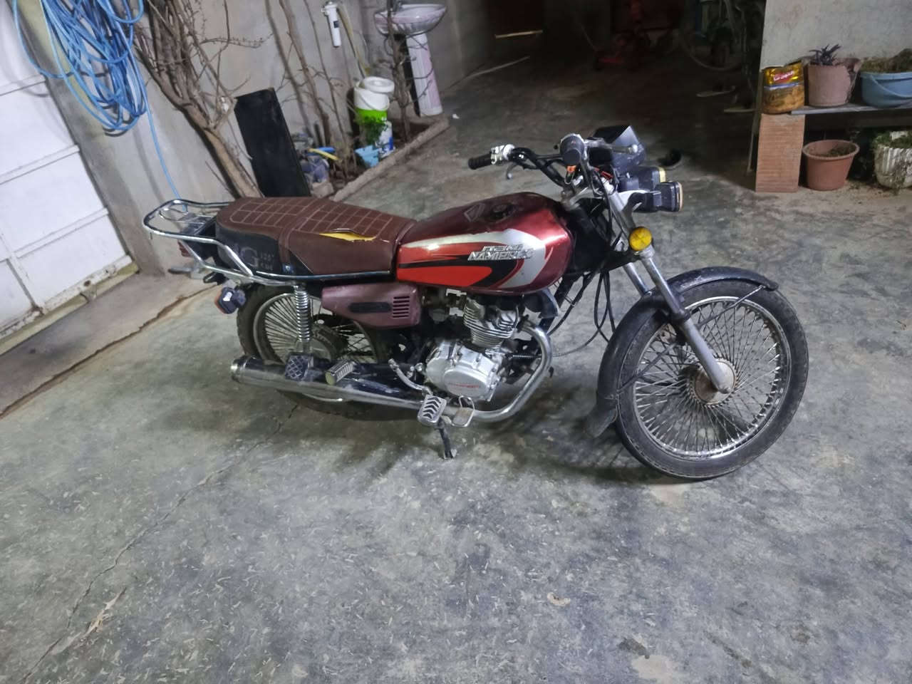 السلام عليكم 
دراجة نامه موديل 20كلشي ما عايزه كهربائيات شغال المطور نضيف مال بيت 
اتصال ***********
