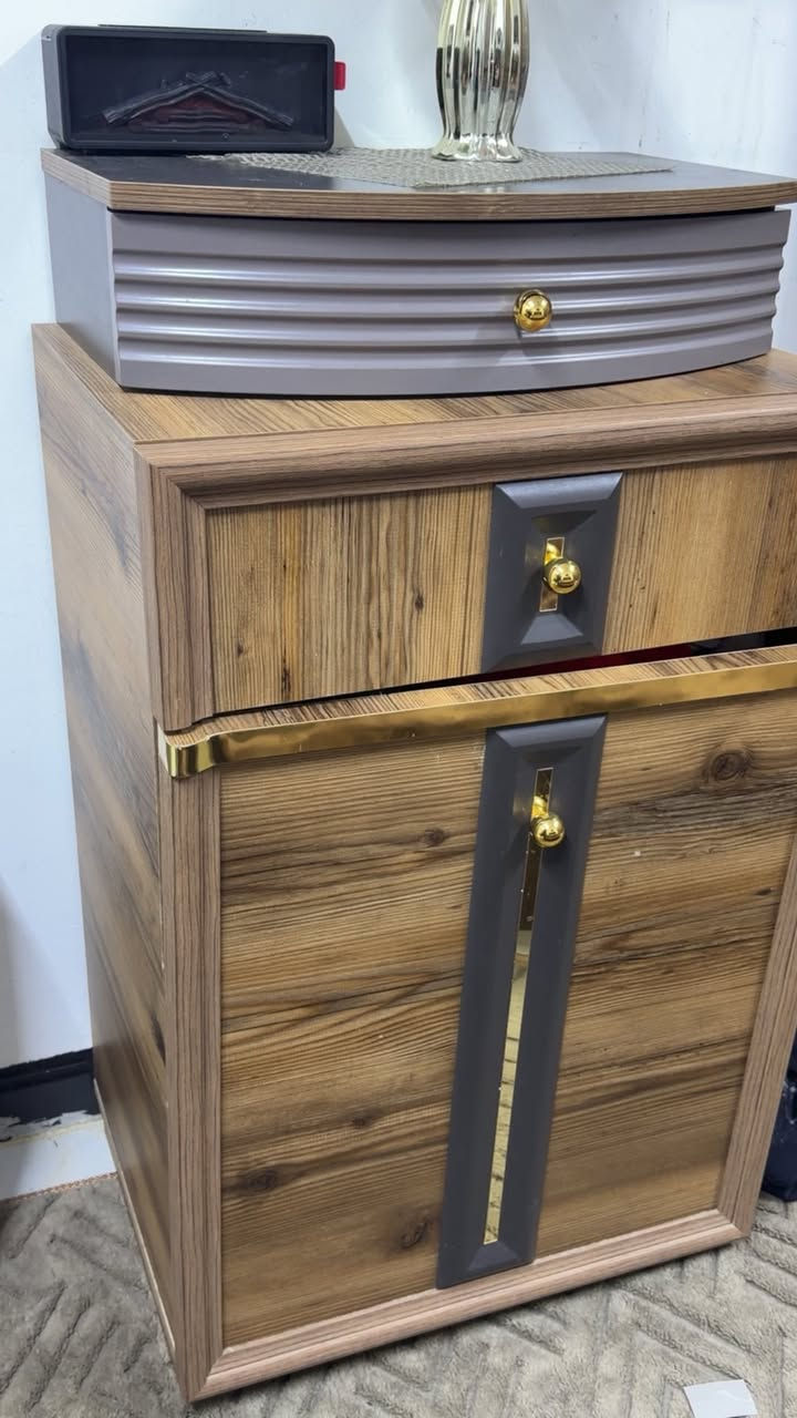 غرفه للبيع نظيفه جداً تركي ثكيل عنواني الناصريه الشموخ
