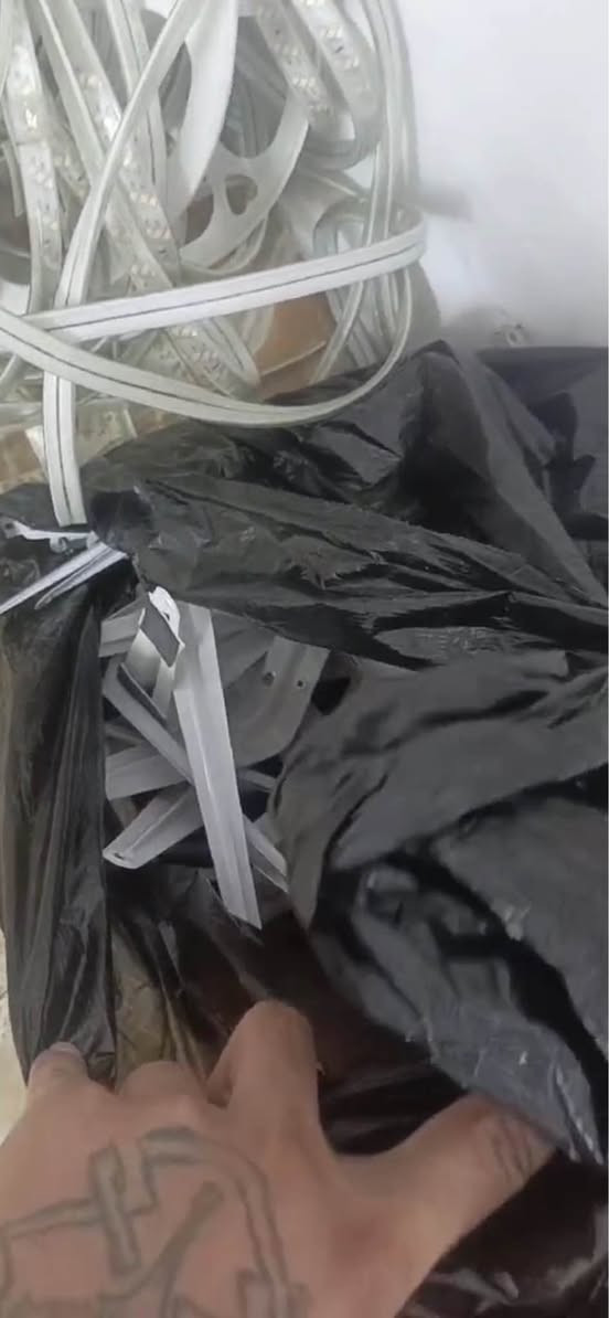 سلام  عليكم رفوف جام البيع 11 رف ويه زوايه لي يصير فوكاهن الرف والبراغي والجويات كاملات السعر 120 بغداد الشعله بغداد, العراق


**إذا كنت صاحب هذا الإعلان وتريد حذفه لأي سبب، رجاءا أرسل رسالة إلى الدعم الفني**