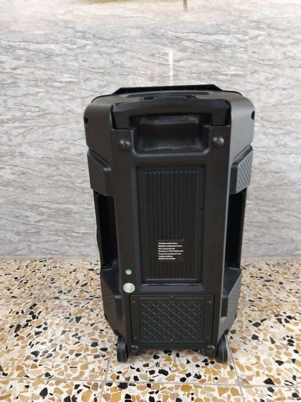 السلام عليكم ورحمة الله وبركاتة
ديجي للبيع
غراضو كاملة
ملحقات
1كارتون
2مايك
3شاحنة
سعر 85
وبيها مجال للطيبين
ماصارلي 15يوم اخذتو بعدو جديد
بس احتاجت فلوس وتبيعو 
للاستفسار الاتصال *********** بي واتساب
