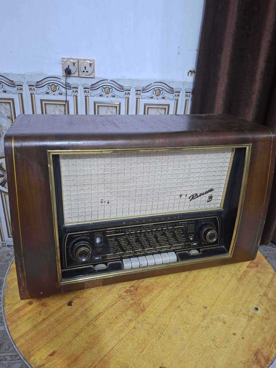 راديو لمبات صناعه المانيا خمسينات شغال ابلاد سحب قوي سعر ٢٠٠ الف يوجد توصيل كل المحافظات


**إذا كنت صاحب هذا الإعلان وتريد حذفه لأي سبب، رجاءا أرسل رسالة إلى الدعم الفني**