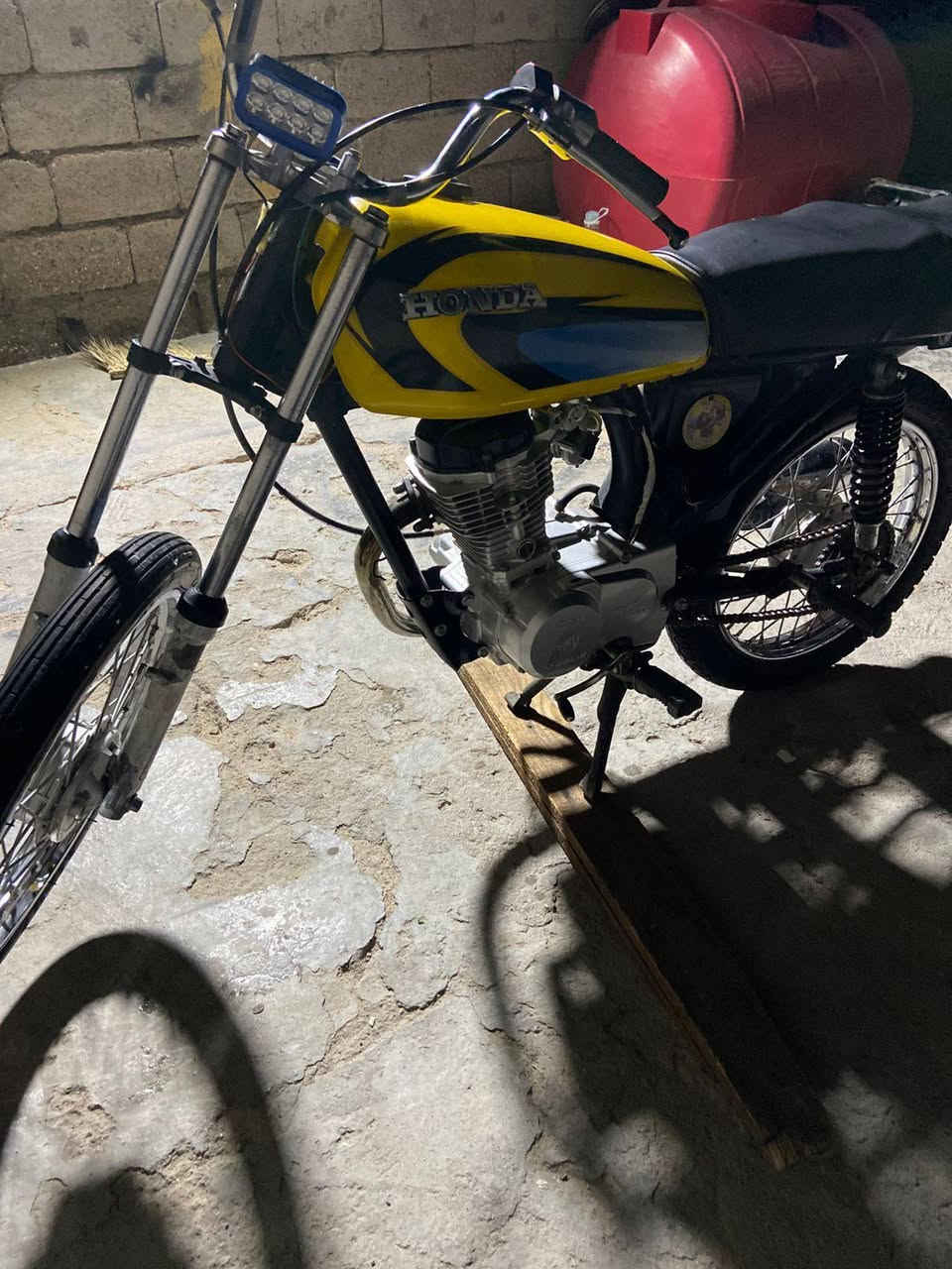 سلام عليكم دراجه ادوات  البيع  450 بيه مجال
دراجه نضيفه وحلوه وياه مداكر ثنين ... الخاص مفتوح مكاني خور زبير ...


**إذا كنت صاحب هذا الإعلان وتريد حذفه لأي سبب، رجاءا أرسل رسالة إلى الدعم الفني**