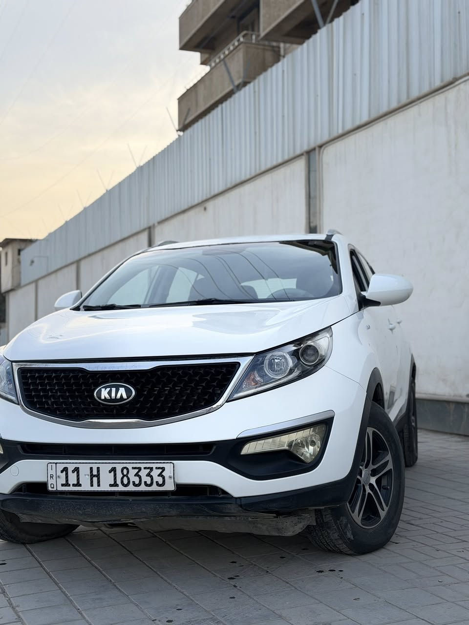 للبيع كيا سبورتج 2016 خليجي
رقم بغداد الجديد باسمي تحويل ثاني يوم .....
السياره مكفوله من حادث بس السياره جانت محد يطلع بيها فلونها مثل الجرد وصبغنا على كد القطع وكلهل ليبل واحد 
انصبغ شكم قطعه فقط رش بدون معجون فقط رش 
السياره جاهزه على اخر حبايه هيه مال بيت مومال بيع وشرا 
وبالخير علياخذها 
وكامله مكمله مابيها نقص 

السياره تبريد كير محرك كله بشرط 
والسياره فقط المحرك من فوك مفتوحه البراغي مال قبغ ولفات 
السعر ١٤٢ وبيها مجال بسيط 
والشراي يشلع عيوني 
المكان بغداد الاعضمية
*********** سرمد
