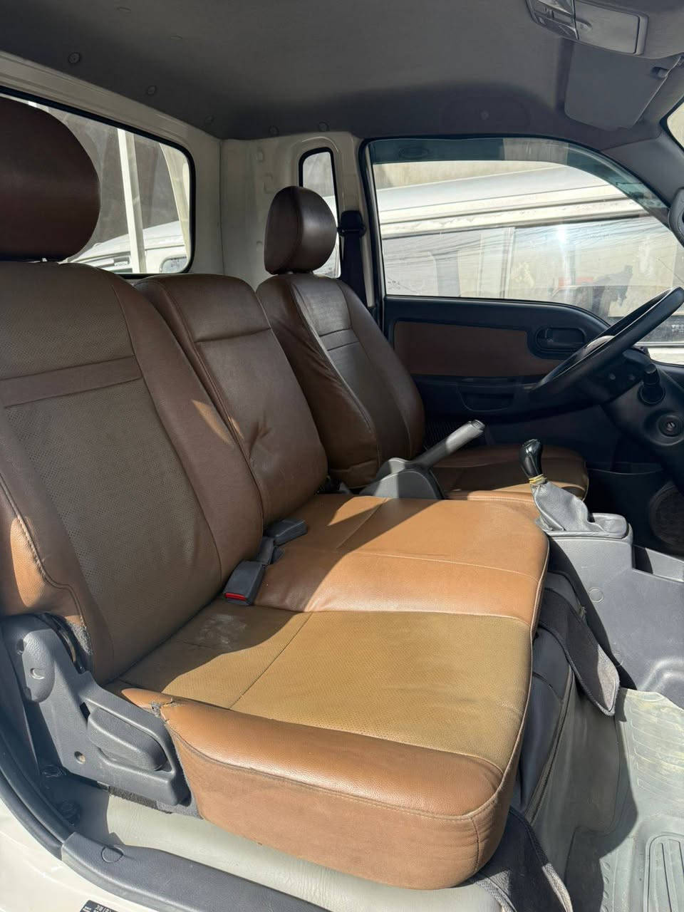 السلام عليكم كيا فحل موديل 2021رقم بغداد انكليزي سنويا مشروع وطني تحويل ثاني يوم  مكينه 4000جديده لا صرف ولا بخار ولا تنقيص وكير ومكينه واكسل وشاصي ورقم شاصي كل مكفول تخم تاير جديد تاير خلفي محور 14وستد 27 وتانكي الكاز محور 120لتره السياره جديده مكفوله كفاله عامه لا ضربه ولا صبغ ولا تبديل عد بار جدأ بسيط العنوان بغداد البلديات السعر 167وبيه مجال بسيط الرقم ***********
