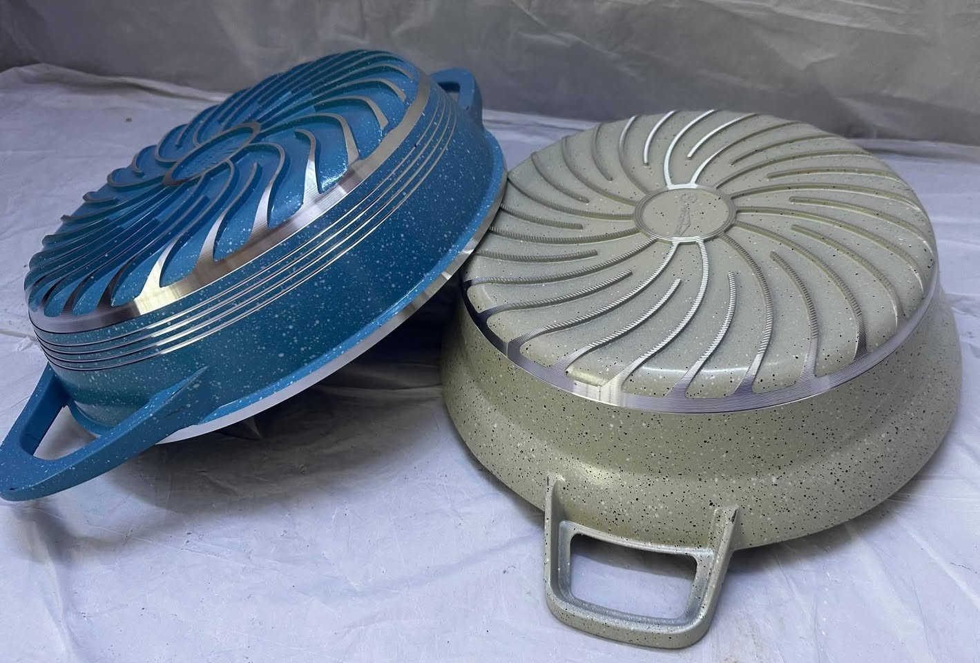 مجموعه منوعه من التباسي الحراريه تدخل الفرن 
كرانيت زيتي ثقيل % قاعده ليزريه اصلي وبي ضمان 
اي اختلاف عن الشكل والقياس يرجع مع المندوب 
قياس 28 بسعر مناسب جدا 💯💯💯 
للحجز ولأستفسار مراسله الصفحه 🤩🤩
يتوفر توصيل لجميع المحافظات 🚕🚕

#تباسي #حراري #ليزري #مطبخ #اواني #طبخ 
#طاوات #كرانيت #الاصلي #جدور #اكسبلور


**إذا كنت صاحب هذا الإعلان وتريد حذفه لأي سبب، رجاءا أرسل رسالة إلى الدعم الفني**