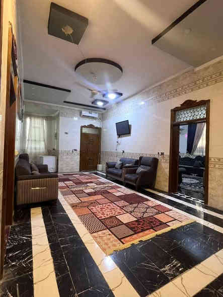 فيلا للبيع ،
الموقع ، كربلاء ،  القنطرة البيضاء قرب مشتل العتبة العباسية،
المساحة 750 متر ،
السعر 500مليون و بي مجال ،
للاستفسار *********** .
