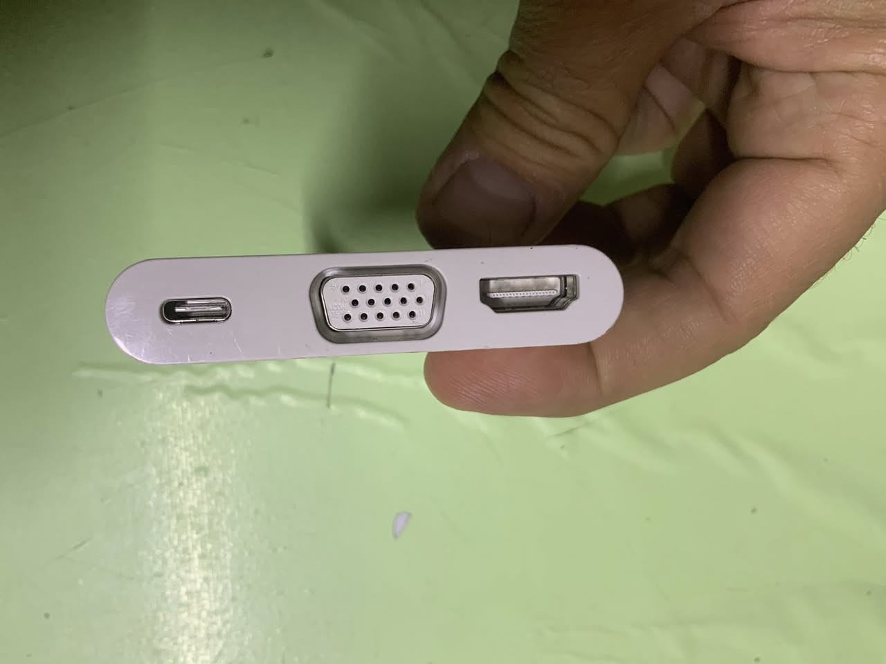 السلام عليكم 
تحويلة آيفون او الايباد نوع lightning digital AV adapter 
ربط الآيفون على شاشة التلفاز 

السعر 10,000 الف 

——————————————————————-
تحويلة الآيفون أو الايباد  نوع Type C to. HDMI 
ربط الآيفون  أو الايباد على شاشة التلفاز او شاشة الحاسبة  

السعر 10,000

———————————————————-
المجموع 20,000 

للتواصل واتساب    ***********
بغداد - شارع فلسطين - ساحة الموال
