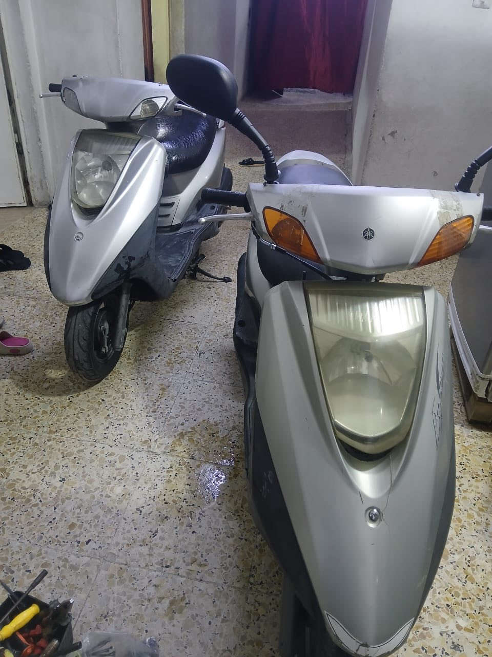 السلام عليكم دراجتين بريز نضيفات كله شغاله كهربائيات شغاله الدراجات خير من الله السعر ٤٥٠ الوحده وبياهن مجال للشراي مكاني مدينه الصدر الرقم *********** متواجد اتصال بس
