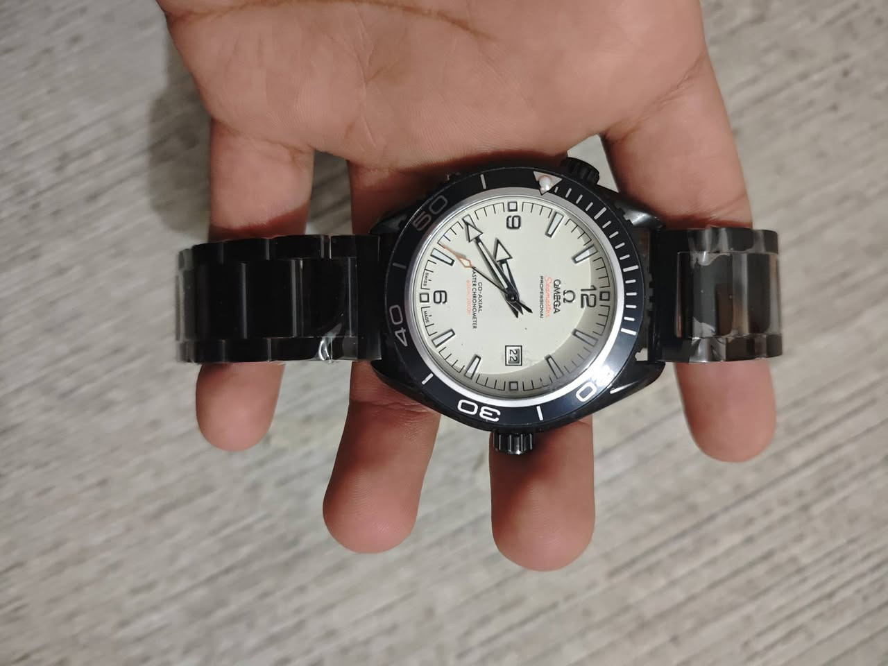 (مـــزاد يبدي من 20ألف) أقل رفعة 5 (لمدة ساعتين) 
ساعة من أوميكا مختمة 
سناتر شغالة ـ تاريخ شغال ـ رنك دوار ـ وزن ثقيل


**إذا كنت صاحب هذا الإعلان وتريد حذفه لأي سبب، رجاءا أرسل رسالة إلى الدعم الفني**