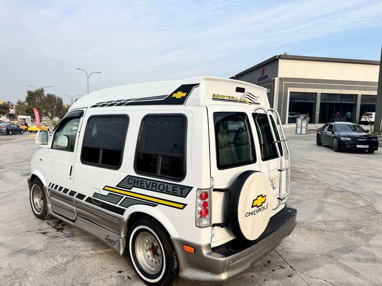 شوليف جيمسي استرو(ساندي بيل )شاصي قصير قنبوره مكينه كاز ٢٧٠٠كير اصلي تعليك  صبغ عام جماليه داخل جلد دوشمه جديده طخم خلفي امامي طخم تايات باتري جديد وايرمنيه كامله رقم نينوى باسمي شرط الوكاله والتحويل بيع او مراوس وترهم مقدمه اقل شي ٢٥السعر ٦٠وبيها مجال موصل حي العربي سياره نضيفه وجاهزه دينار متصرف عليها ***********/*********** موصل, نينوى
