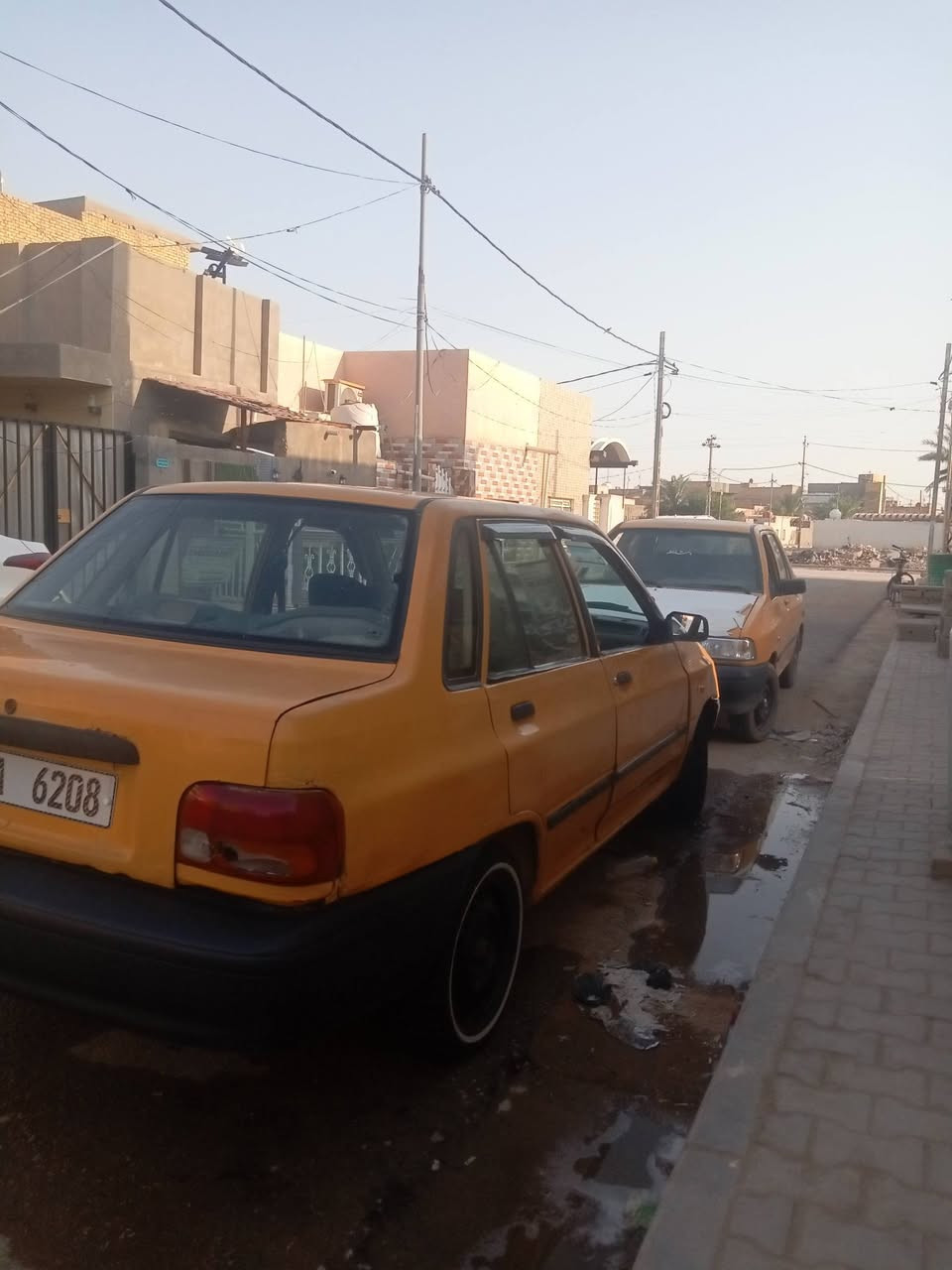 السلام عليكم اقرة المنشور  وخابرني
للبيع سايبه موديل 11 نكليزي جاهزه مكينه كير مكفولات تخم تاير نضيف سياره مال جناي يرادلها حداديه فقط دواخل جدد شواصي نعمه من الله تبريد مايشتغل 
سياره جاهزة وناعمه مكفوله من الضربه القويه السياره نعمه من الله شغل وطلع لايت بك لايت كهربائيات كله شغاله رقم قادسيه انكليزي راعيها بل ديوانيه اكعدك ويا سنويا لل29 مصفره هيئه  عليها غرامه 100 عل مشتري كشرها نعمه من الله مراوس ترهم حسب القناعه الشراي يدلل 

العنوان الديوانية الاسكان مقابل المعهد الفني 
الرقم ***********
السعر 17 وبيها مجال قليل
