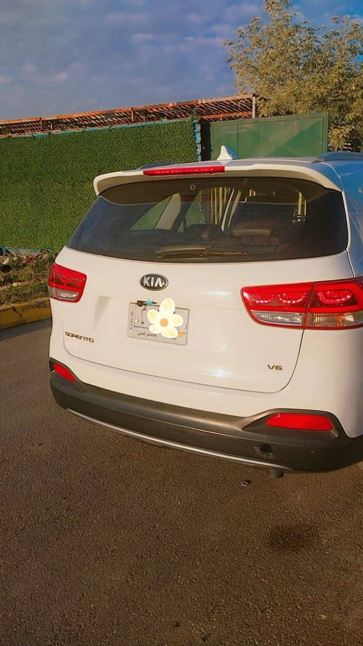 السلام عليكم مكلف بالنشر للبيع كيا سورنتو خليجي موديل 2016 رقم بغداد 7 راكب ماشيه 123 السياره جديده جدا السعر 190 وبيه مجال الاستفسار *********** او واتساب
