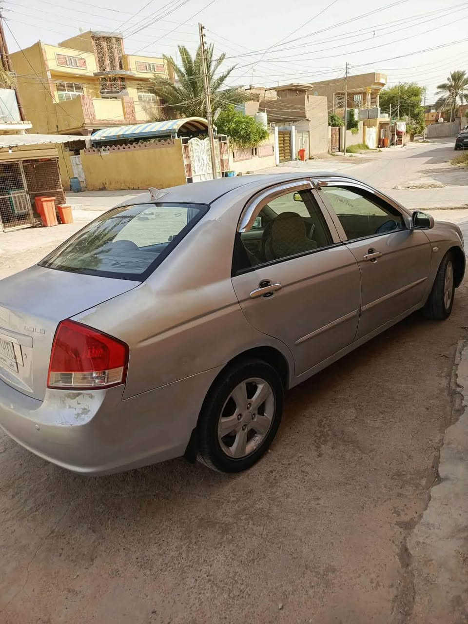سيراتو شكل سبكترا ٢٠٠٧ 
محرك ١٦٠٠ خليجي ضررها جاملغ خلفي عكس السايق بدون دواخل فقط سيارة  محرك وكير  مكفولات
تبريد بارد خير من الله 
- قاعدة فيوزات جديدة وياها كتفات وفيوزات احتياط
- عبوة فيتبم جديدة والقديمة موجودة وياهم ٣ فيتبم شغالات وواحد من عدهم اصلي
- زوج تاير امامي جديد
سيارة مصروف عليها هواي والسيارة باسمي يعني تحويل ثاني يوم ورقمها الجديد يعني ميحتاج تتعب وماكو اي غرامة
السعر ٧٠
*********** واتساب
