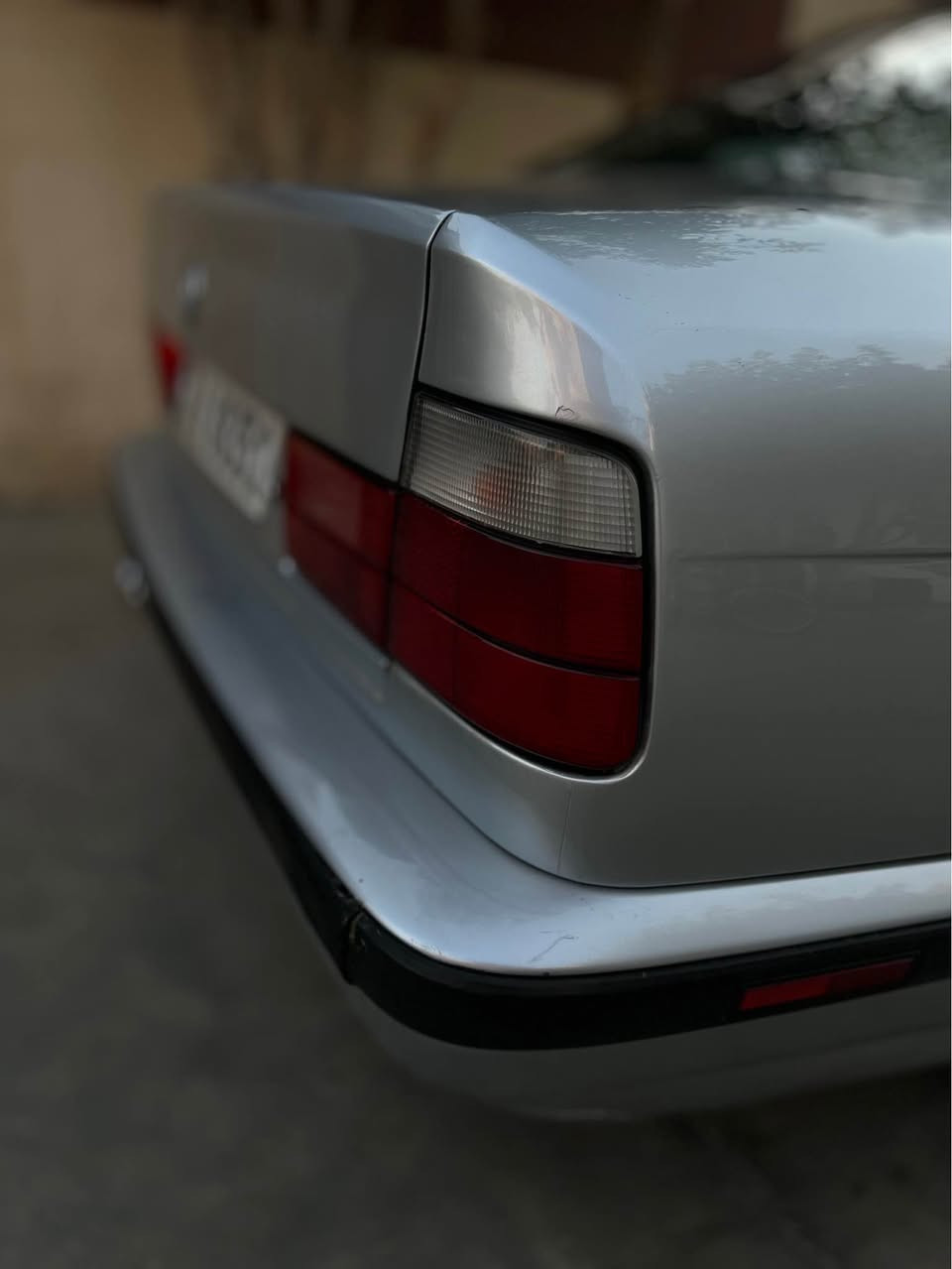 بسم اللە الرحمان الرحیم ماشەڵا لەمالی هەمو لایەک
(e34/BMW/1992)فول فول کامل دەسکاریی و سیستەم

کوشن سیاحی ناوسپی ٧ کەلە بیلاد
مەکینە525 تاک دیجتالی سمس
گێر تۆماتیک
سلاید 
گێچ نیکل
فۆرمیکا 
قفل مەرکەزیی
جام کارەبا
تەبریت 
تەقەو رەقە بەشەرت تاقم پیش پشت و پیش تازە گۆردراوە

دەعامی M بیلادی بەگلاید سپی

بۆیاخ عام بۆ جوانی سەقفو شان بی مەعجون پیویست بە وەسف ناکات نمونەیە لە توندو تۆلی و جوانی

رادێتەر کارەبایی
دەبڵ ئێرباگ 
دەبل چەکمەجە

جەگی بیلادی
ABC
گێر و مەکینە و ئەکسل بەشەرت بیدوکەل و بوخار
تازە رۆن و فیت پەمپ و هایدرۆلیکی گیر گۆردراوە

لایت ئەڵقەیی سپی واتە دەبل فانۆس
پشت و پێشی کەپسە بی لیدراو
تەحویل و خرامە و بەناوکردن بەشەرت
***********/wats app كويسينجاك, أربيل
