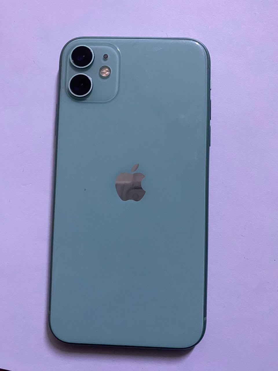 السلام عليكم ايفون ١١عادي ذاكرة ٦٤بطاريه ١٠٠ مبدله اصليه وكاله فيس ايدي شغال السعر ٢٥٠ مكاني كربلاء حي الغدير رقم ***********
