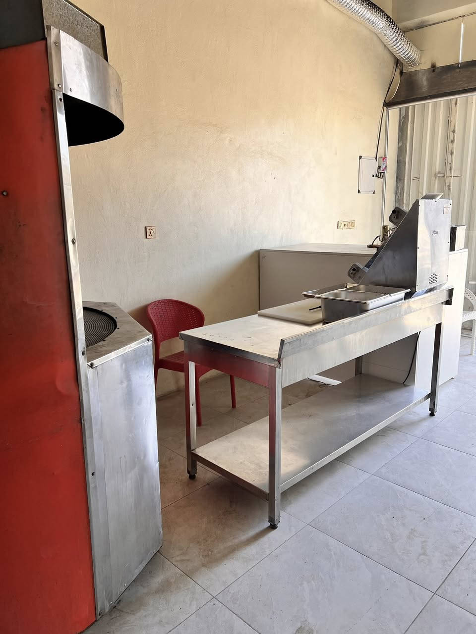 سلام عليكم أغراض مطعم لحم بعجين للبيع فرن غاز كهرباء دوار ايراني ثقيل الأصلي ، فتاحة عجين ،ميز ستيل ماركة ميكائيل 2متر ،عجانة 25 كيلو     ،ثلاجة كبيرة تبريد ممتاز لكن كشر وسط ،ميوزه مع كراسي الاسعار :-الفرن 1300
فتاحة عجين ب300
عجانة 250
ميز 250
مكان كربلاء


**إذا كنت صاحب هذا الإعلان وتريد حذفه لأي سبب، رجاءا أرسل رسالة إلى الدعم الفني**