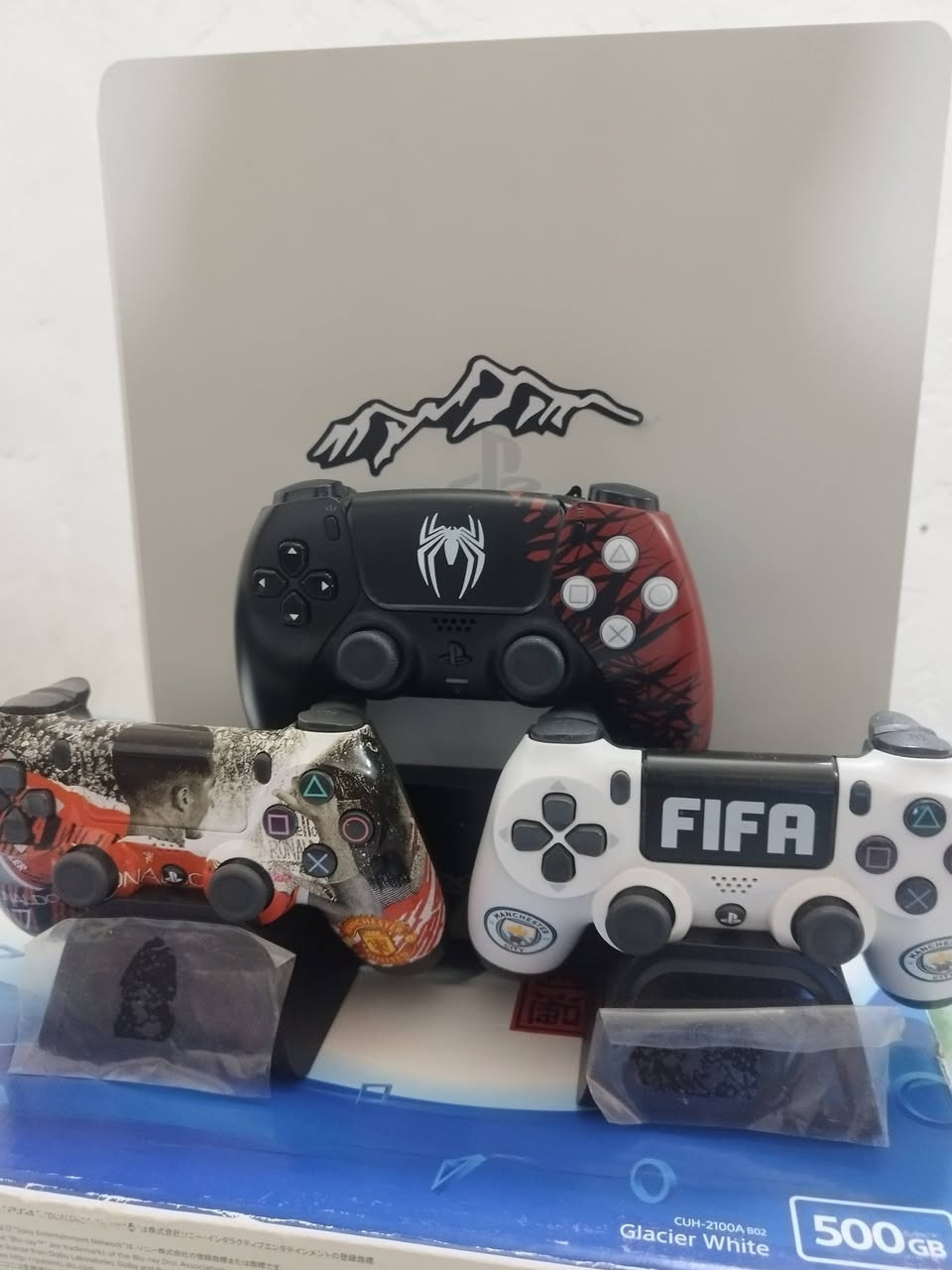 سلام عليكم 👇🏻
بلي 4 للبيع نضافه 100%100 ما مفتوح لك ستيكر جهاز ستعمال قليل  مساحه نص تيره  مهكر نضام 12.52 بي 6 لعبات وتكدر اضيف بعد يدات عدد 3  مع ستان دوبي مثل ما موضح ب صور  نضام تهكير قرص سعر 350 وبي مجال للتواصل *********** واتساب او تريد ادخل خاص ✅
