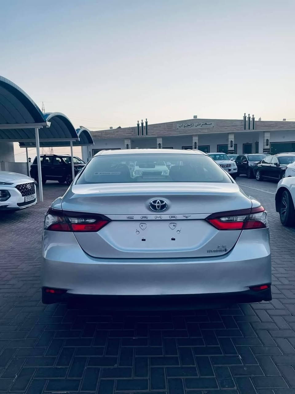 السلام عليكم 
للبيع 
كامري موديل 2022 وارد خليجي مواصفات LE هايبرد بصمه تشغيل عن بعد 
ماشيه 350 الف 
رقم صلاح الدين دولي باسم البايع شرط التحويل والوكاله 
گير ومحرك  شرط صدر جديد وتايرات جديده 
بيها قطعتين صبغ شرط الفحص 
 بدون دواخل بدون ايرباكات 
السعر 180 وبيها مجال 
عنوان السياره صلاح الدين الشرقاط الساحل الايسر 
للاستفسار الاتصال على الرقم التالي 
***********
