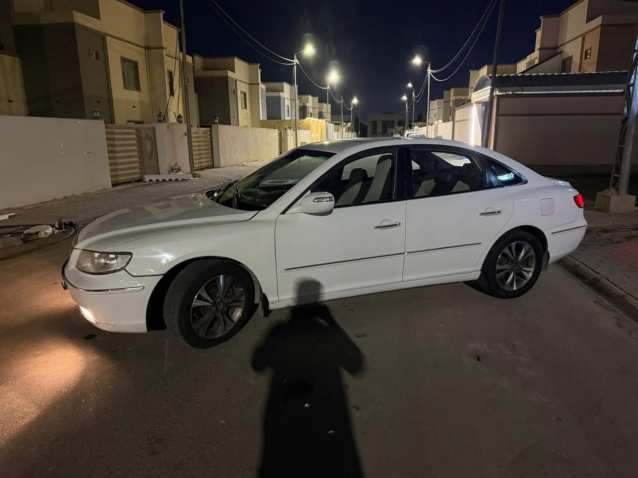 ازيرا 2009 السعر 85
رقم اربيل الدولي
محرك  3,300
منظومة غاز كاملة
صبغ حزام موجود سونار ، فول مواصفات
عليها غرامات اربيل  تنزل من سعر  السيارة
موجودة بالنجف
***********
