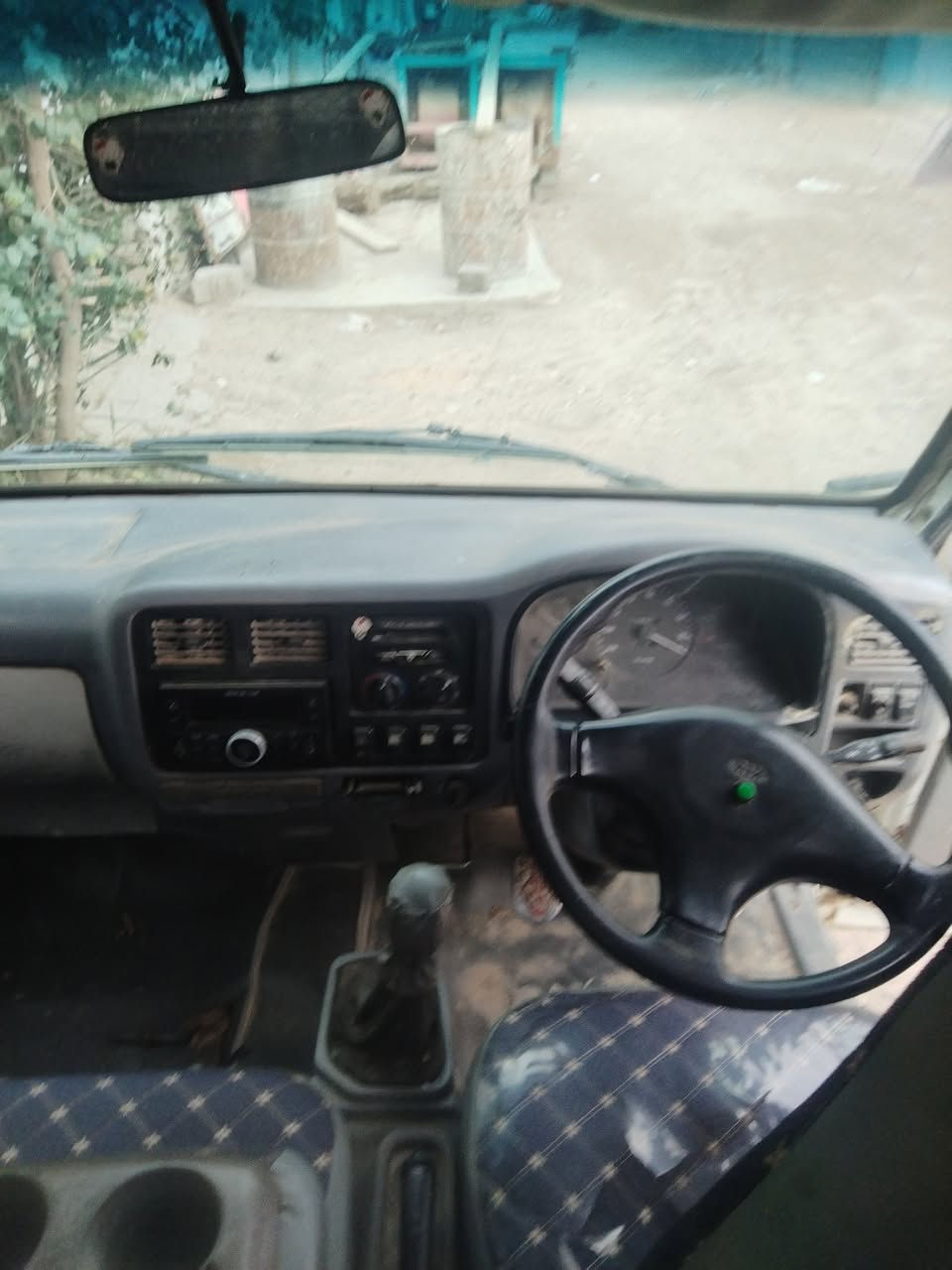 سلام عليكم من رخصت الادمن كيه حمل فونتيره موديل 1997 اليساره مكفوله كير ومكينه وشاصي تخم تاير ابو الخطه دوشمه غرفه دينما جديده باتري جديد منضومه زنون ابيض كهربايات شغاله كله السياره  هزا جديده خير من الله جاهزا ارقام انكليزي جديد ما ناقصه اي شي كبل تشتغل بيه السعر السياره 62 وبيه مجال الطيبين مكان السياره كربلاء مستشفى الكفيل ما متواجد عل انترنيت ***********
