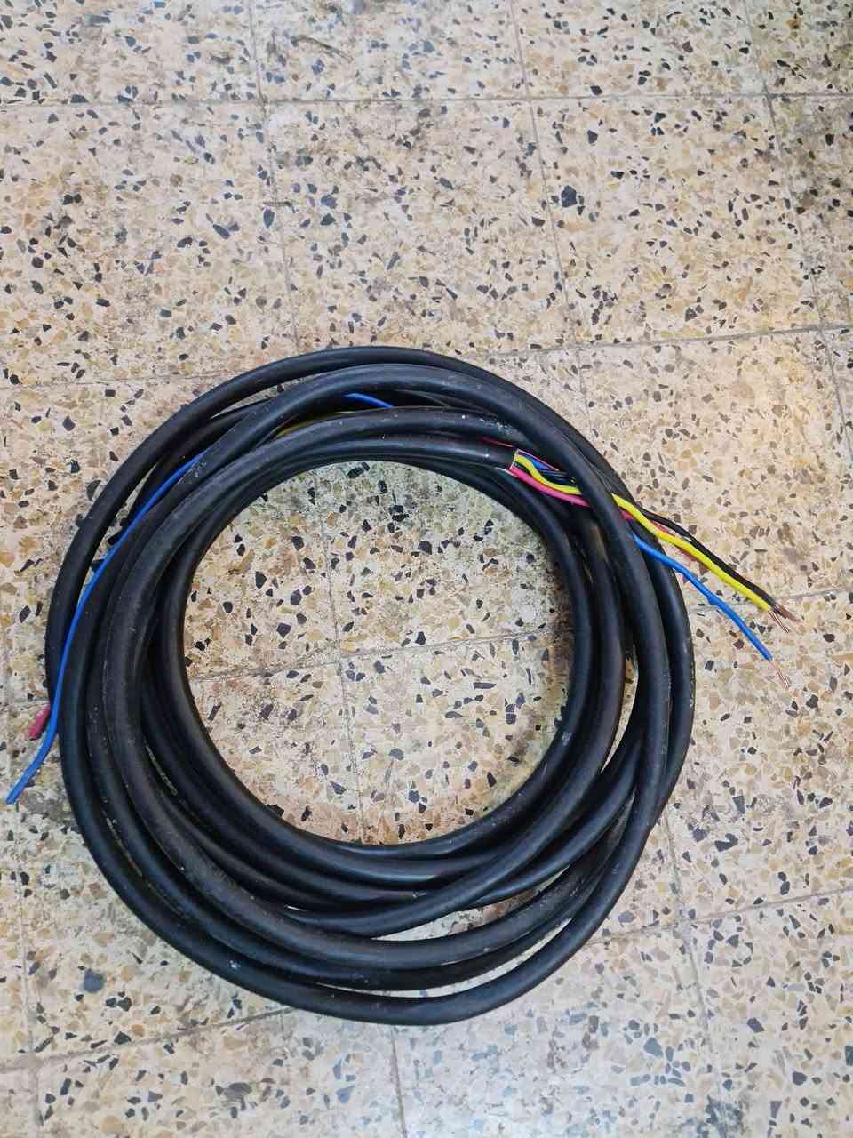 السلام عليكم
كيبل الفنار سعودي 4×16 مستعمل نظيف
طول 15 متر

سعر المتر 14 الف

مكاني الزعفرانية


**إذا كنت صاحب هذا الإعلان وتريد حذفه لأي سبب، رجاءا أرسل رسالة إلى الدعم الفني**