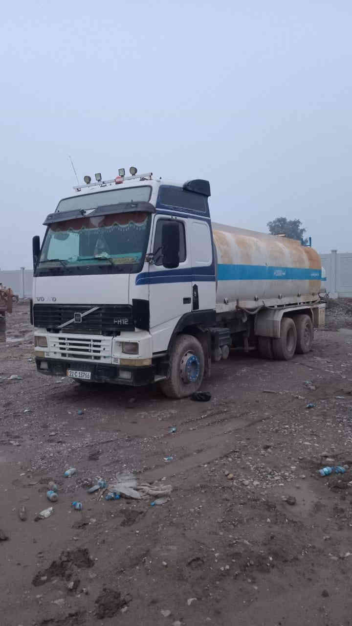 للبيع تنكر ماء فالفو ٢٠٠١ سعه الخزان ٢٥٠٠٠ محرك جديد جاهز للشغل رقم اربيل بسمنه سنويه جديد *********** السعر ١٨٥ وبي مجال
