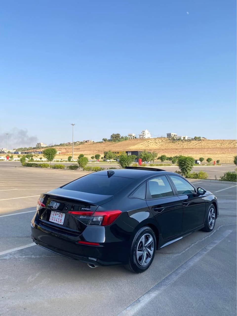 Honda Civic 2024 Sport 
محرك ٢.٠ تنفس طبيعي 
ماشية ٢٨ الف ميل 
فول مواصفات سلايد 
بدون شواصي بدون دواخل 
رادار و حجر الكزوز و شواصي ب شرط 
ضررها فقط قطعتين صبغ و قطعة بخ امريكة 
سعرها بلاش بلاش 
١٢٨$ ورقـة و شوي مجال 
للمزيد من المعلومات اتصل على هذا الرقم 
(***********) سميل, دهوك
