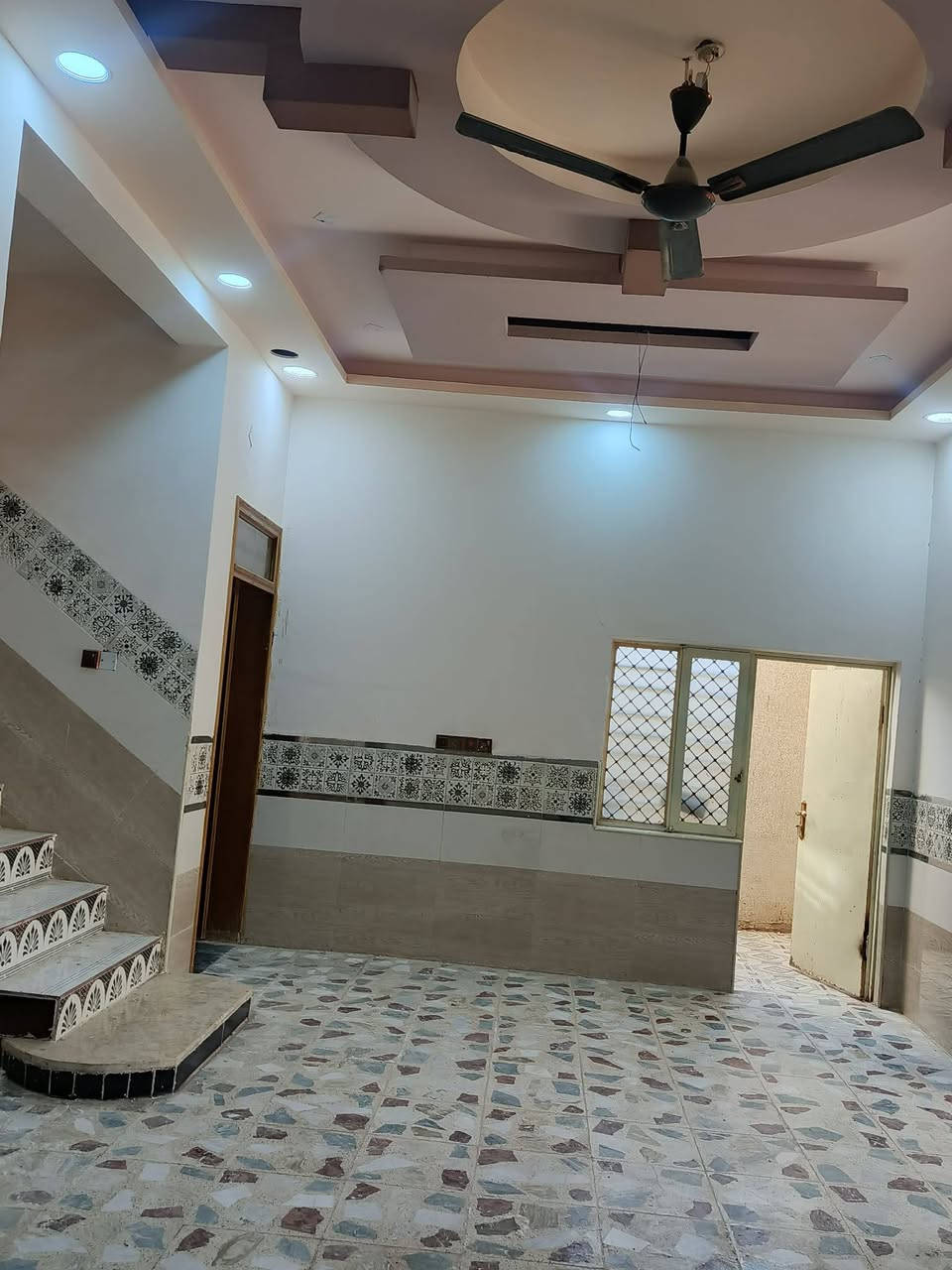 بيت  مساحه 200 طابو صرف بناء طابقين على سايدين المطلم والجديده  مطلوب للأسكان  40 مليون  ينزل من سعره .... اي استفسار  ***********
