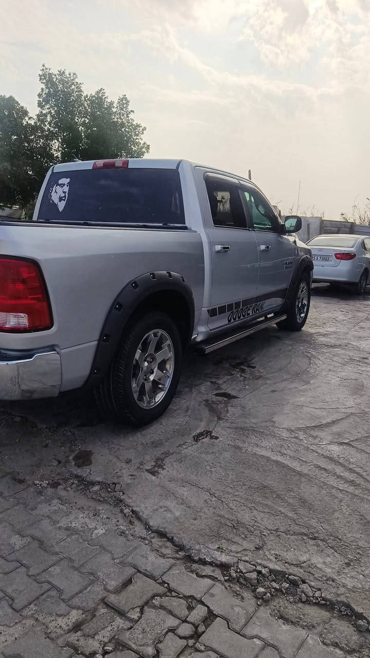 السلام عليكم شباب دوج رام بك هورن كلاسك مديل 16 رقم اربيل سنويه صاقطه حلوه وجاهزه من طول أطول كير مكينه حداده ضربته بجم وبيها صبغ بصفحه اليسرا موضح بلسونار فول مواصفات عدا الفتحه مكينه 8سلندر 5700مال جناي ع ايدي السعر 160 وبيها مجال للشراء لموشراي لا يتعبني العنوان البصره ***********
