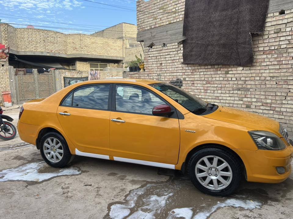 سلام عليكم جيلي موبل 2013سنويه بسمي بغدادكير ومكينه بلاديه. تخم تاير تفه تبريد كمريسر ياباني. بور ستيرن ياباني كلج شاد كورله صدر جديد امامي وخلفي صار شهر  سعر45 بيه مجال  سكن بغداد بلديات ***********.
