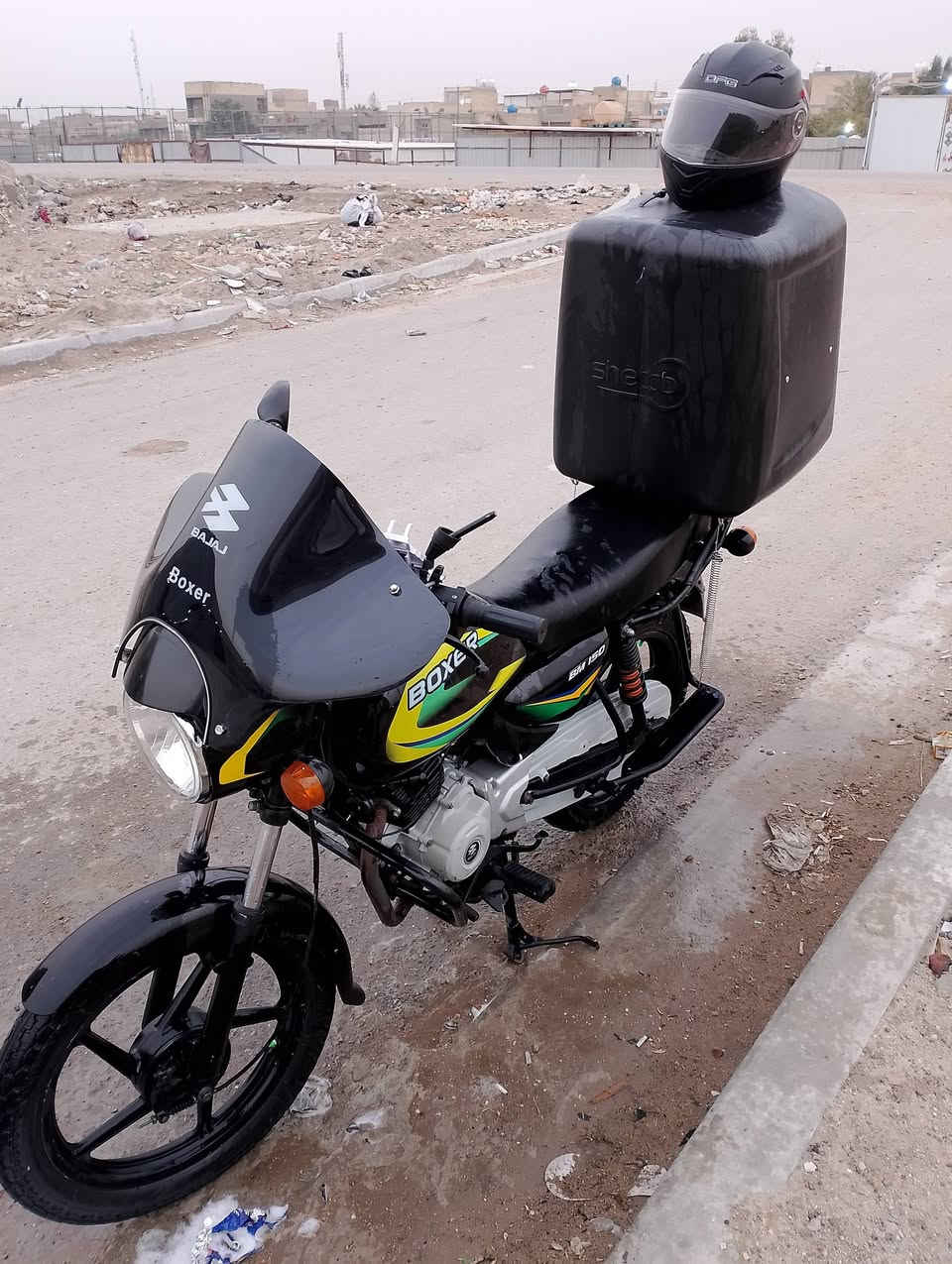 سلام عليكم دراجه بوكسر موديل ٢٠٢٣ كلاسيك اوراق بيها دراجه كامله من كلشي تجفيت جديد شركه مكان شعب السده سعر واحد اوميه بيها مجال بسيط الرقم ***********
