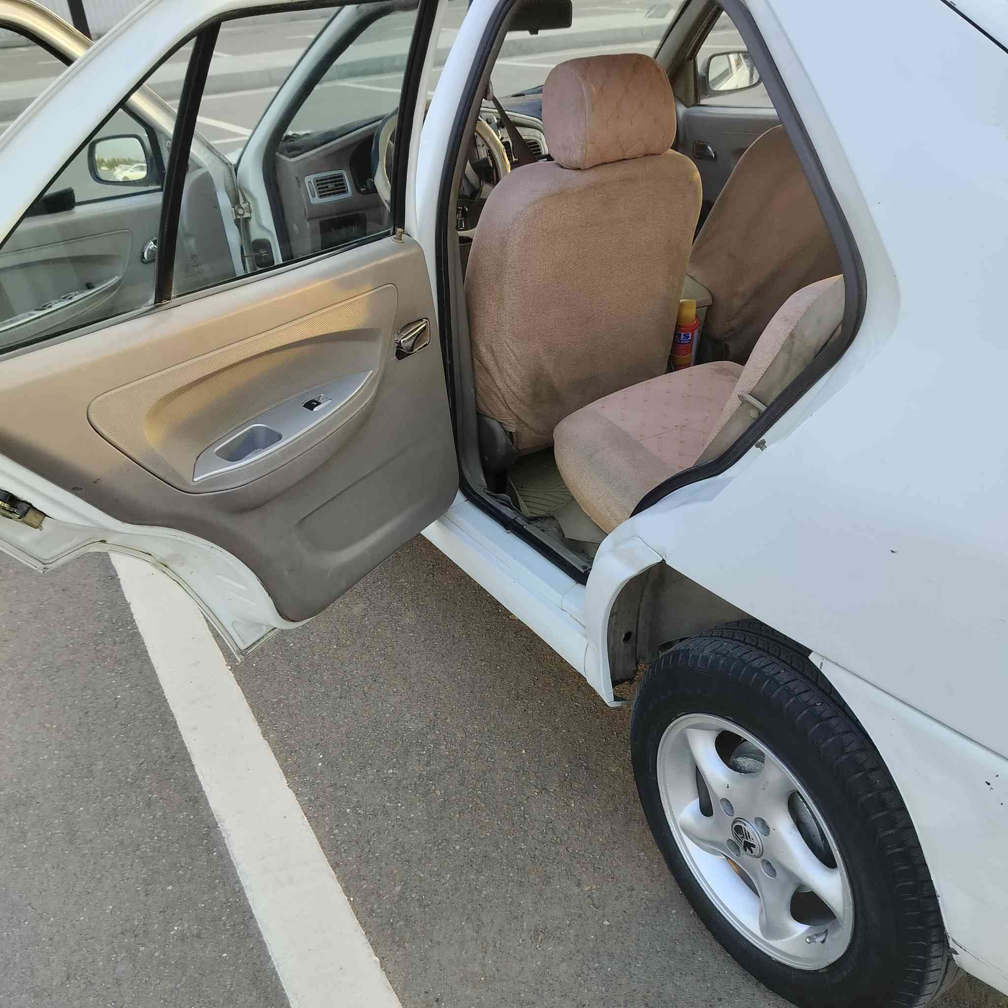 سلام عليكم شيري اكوين
موديل 2011 
بيع سريع 
صدر امامي خلفي جديد ثاوزن جديد 
شاشه + كامره خلفيه 
محوره كير ومحرك كورله 
بسعر 35 رقه بيع سريع 
بسمي رقم بغداد موقع السياره بغداد 
التواصل ع الراق الموضح 
***********
