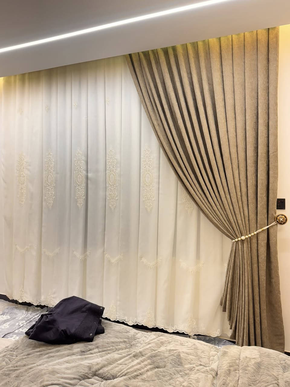 كل ماهو جديد بعالم الستائر تجدوه في كربلاء شارع الرضتين الفرع الاول الفرع الثاني شارع السيد علي القاضي قرب نهاية شارع الحداد ستائر علي الصليخي *********** للاستفسار والقياسات
