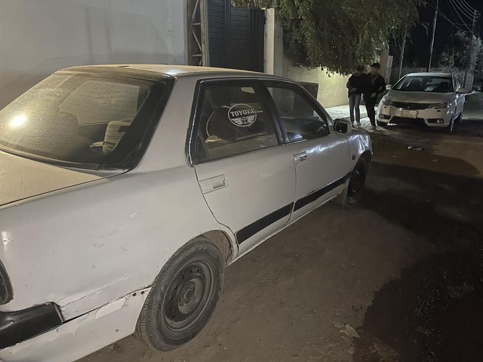 السلام عليكم سياره داهستو موديل 92 كير اوتماتيك سياره ياباني حيل حلوه كير محرك شرط سياره ناعمه ونضيف شوف العين يبري الذمه مكلف بنشر  للستفسار على ارقم *********** السعر 15 ورقه وبيها مجال وشراي يدلل
